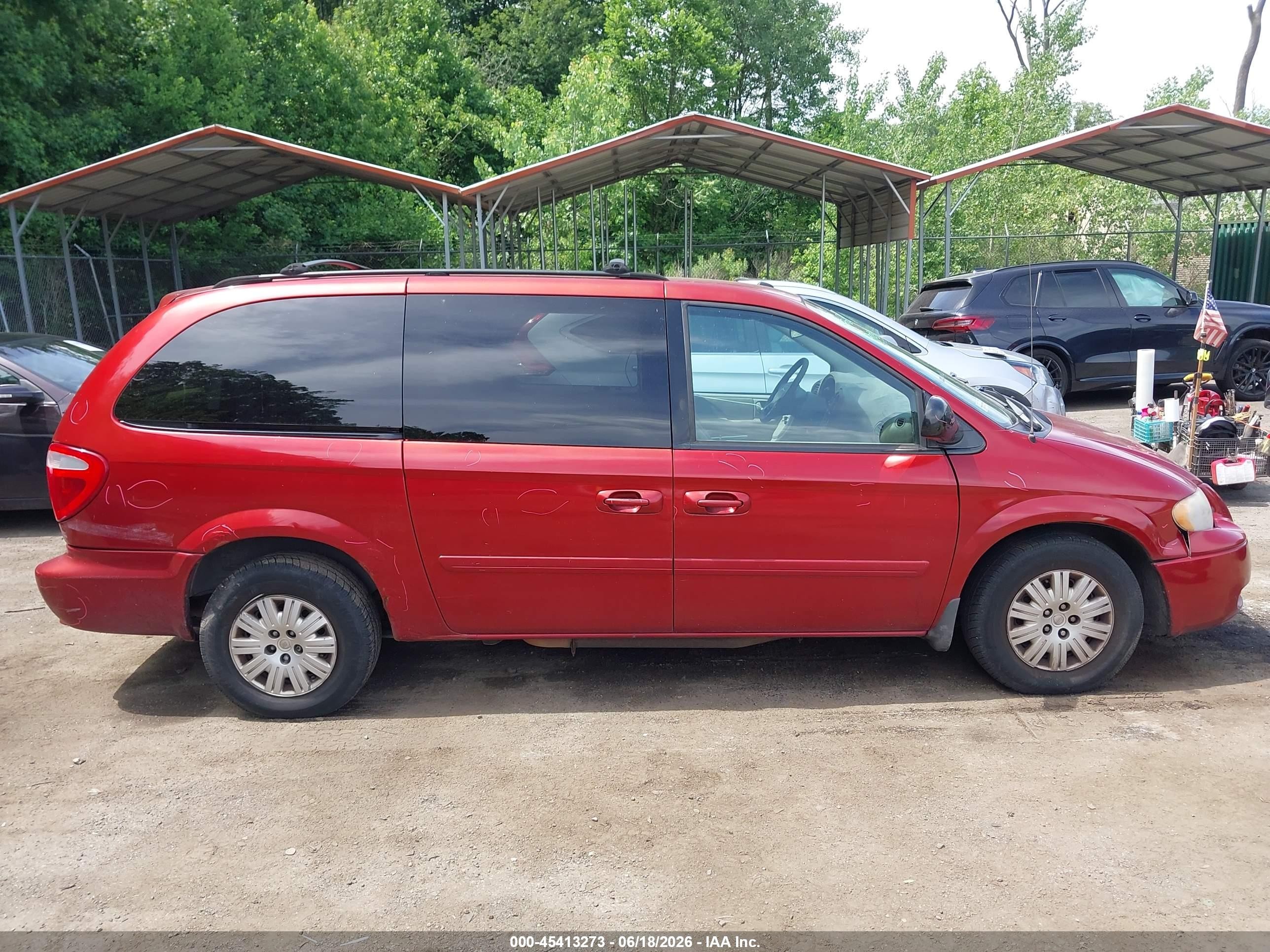2007 Chrysler Town & Country Lx Red vin: 2A8GP44R07R238871