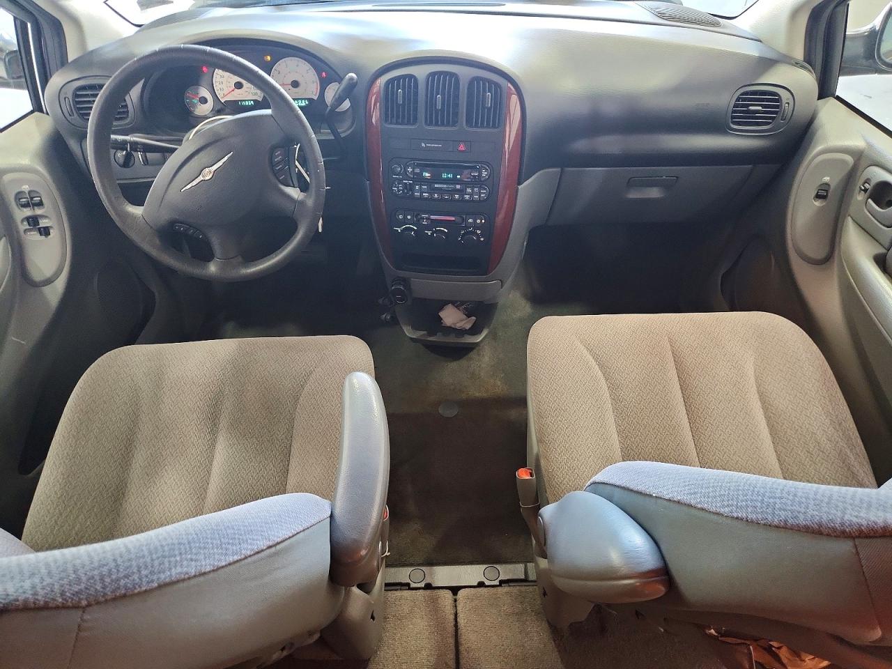 2007 Chrysler Town & Country Lx Silver vin: 2A8GP44R77R144065