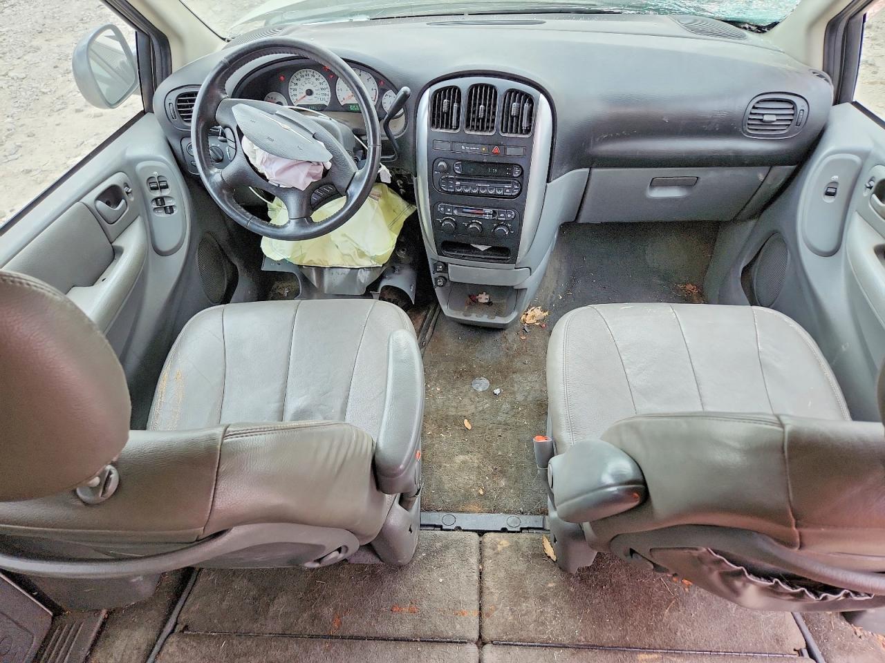 2006 Chrysler Town & Country Touring White vin: 2A8GP54L06R655827