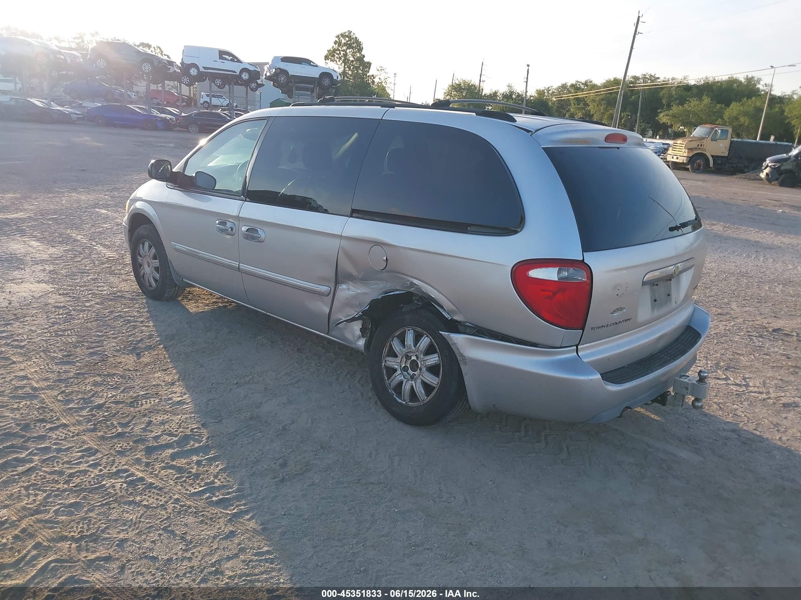 2006 Chrysler Town & Country Touring Silver vin: 2A8GP54L26R783695