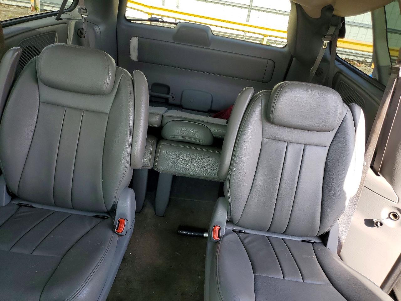 2007 Chrysler Town & Country Touring Серебряный vin: 2A8GP54L37R217286