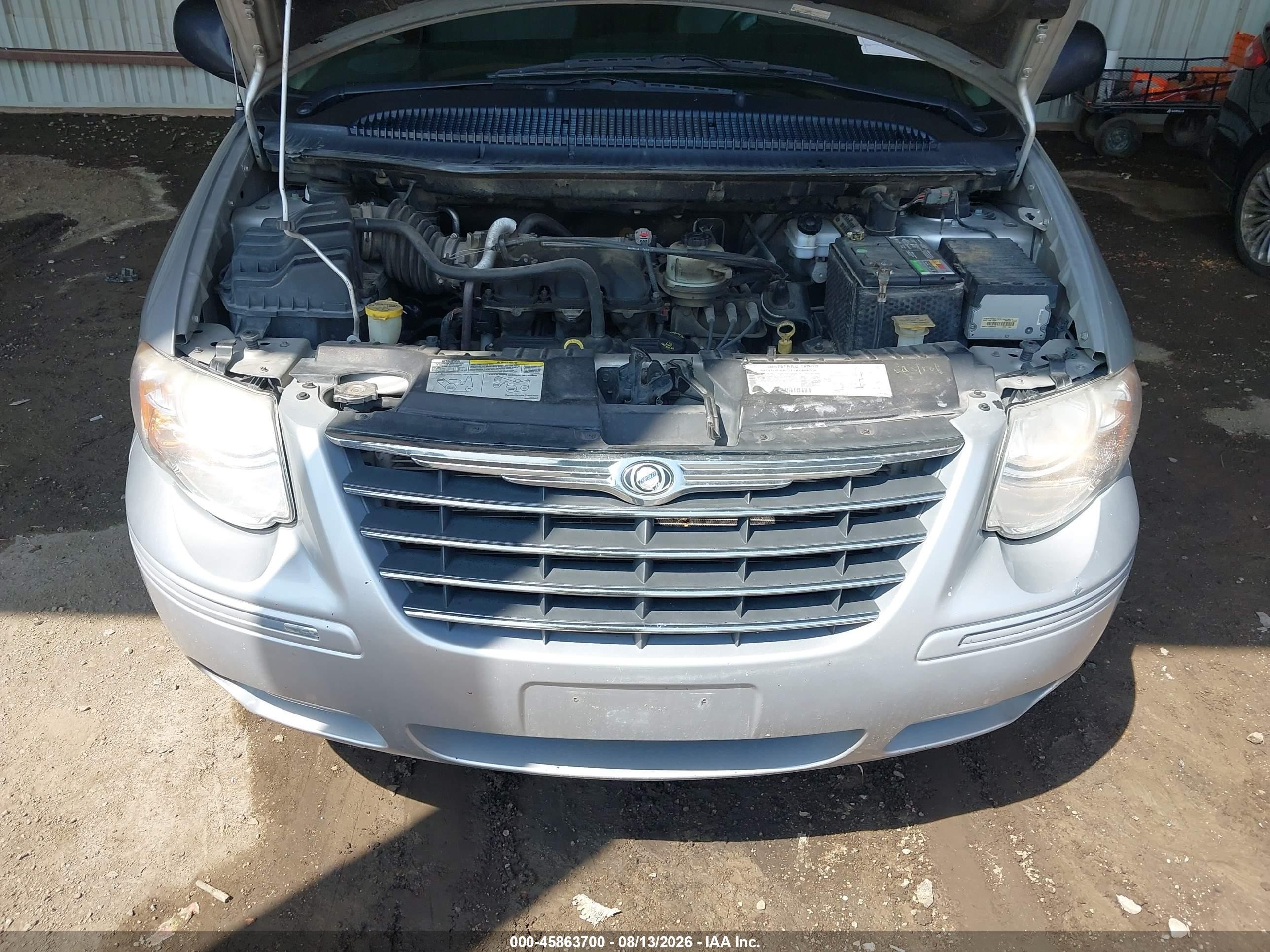 2006 Chrysler Town & Country Limited Silver vin: 2A8GP64L46R684124