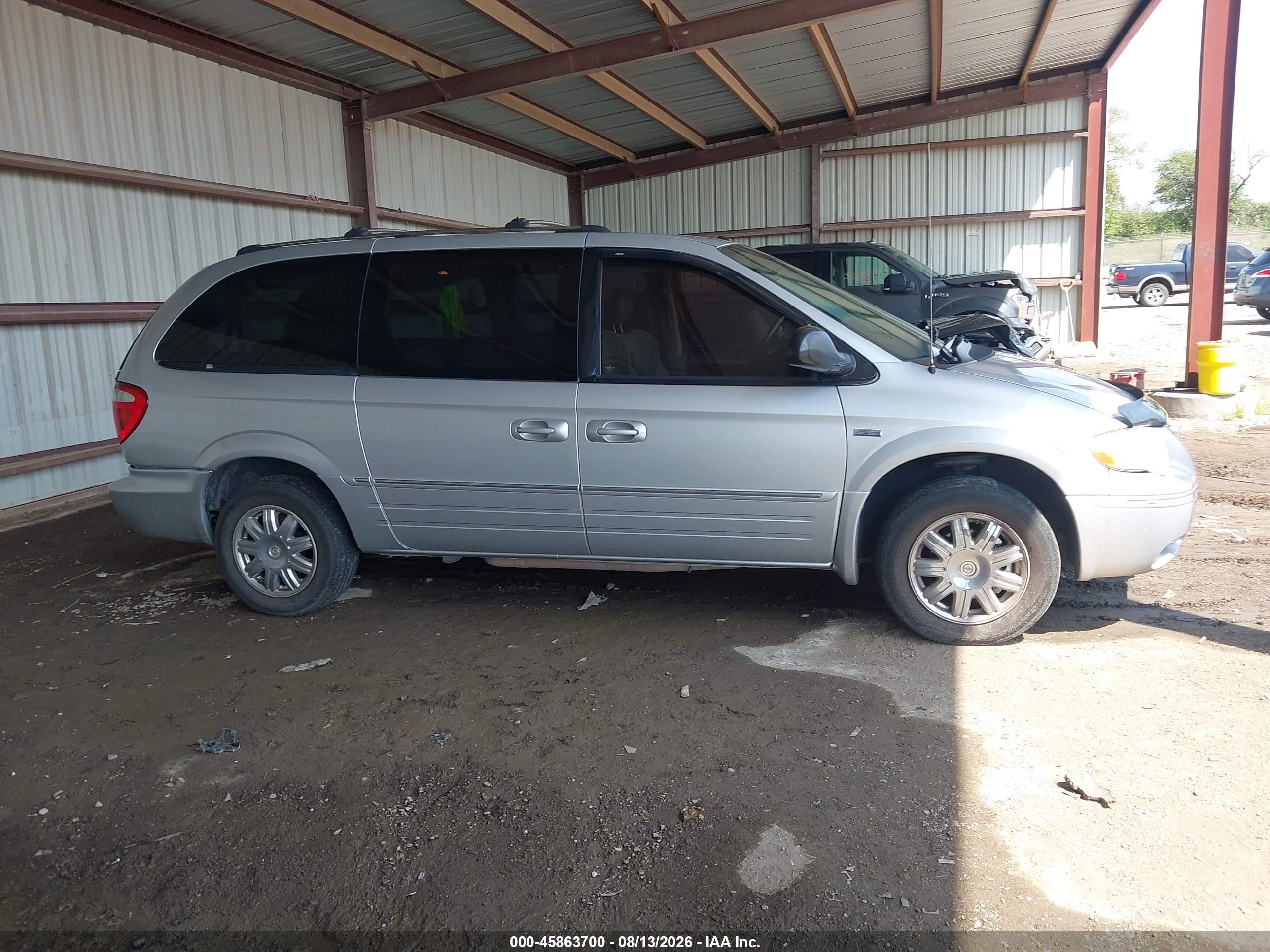 2006 Chrysler Town & Country Limited Silver vin: 2A8GP64L46R684124