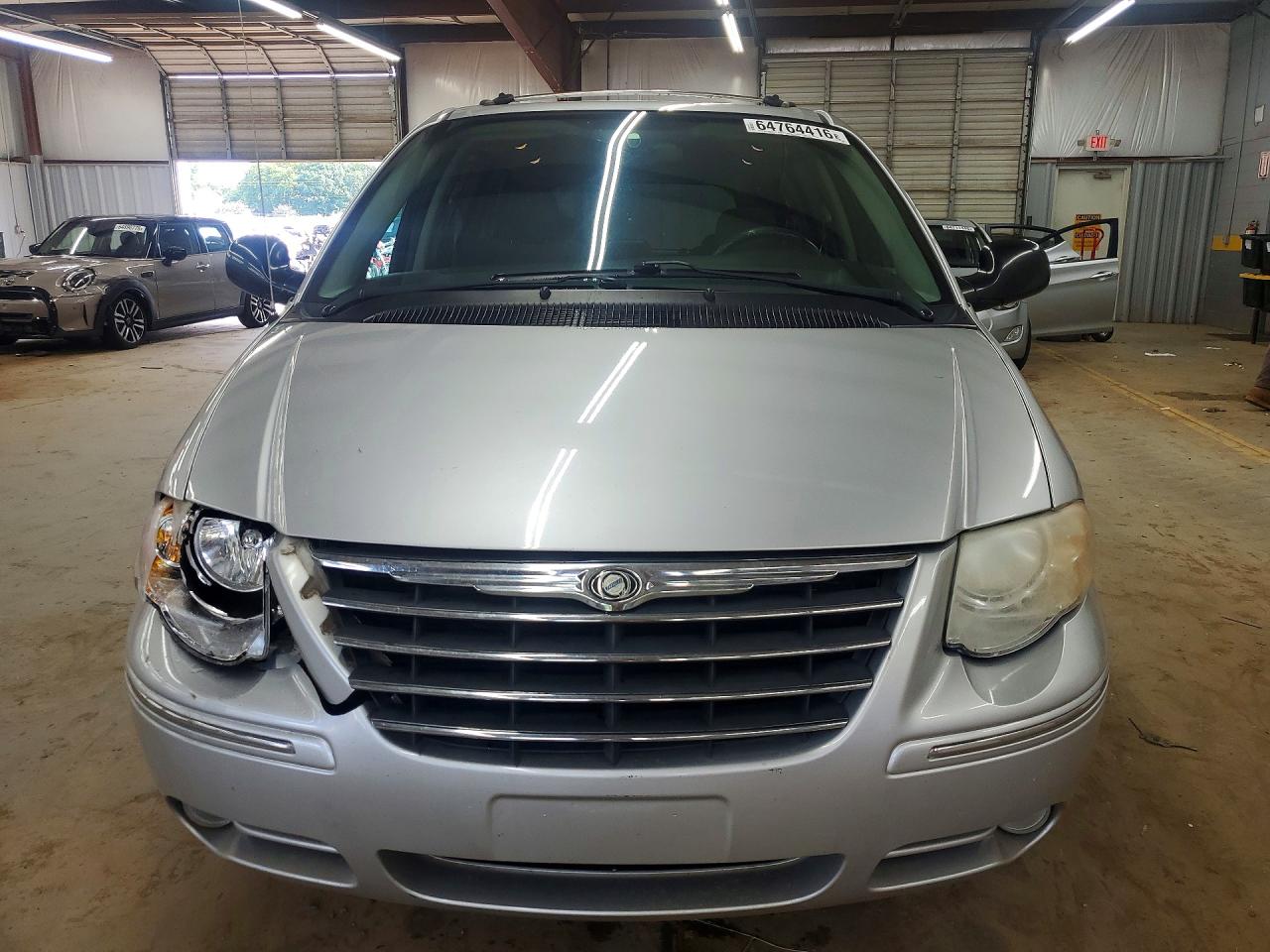 2006 Chrysler Town & Country Limited Silver vin: 2A8GP64L66R619968