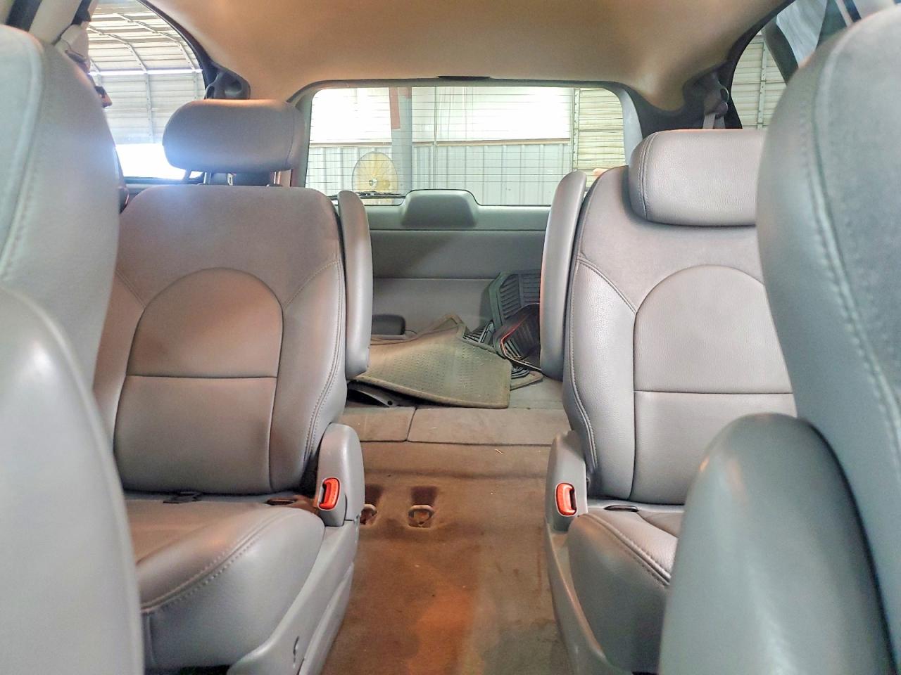2006 Chrysler Town & Country Limited Silver vin: 2A8GP64L66R619968