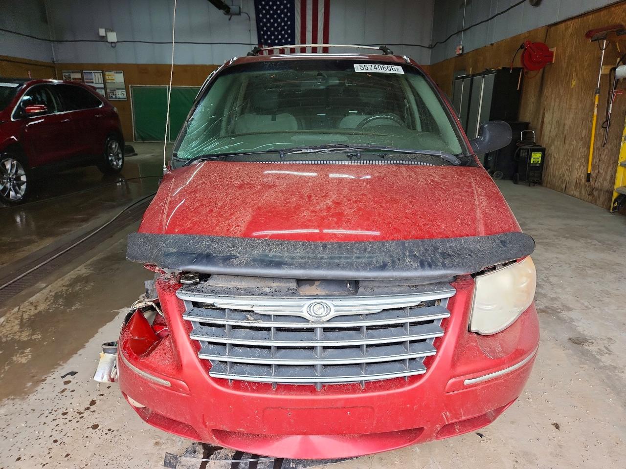 2006 Chrysler Town & Country Limited Burgundy vin: 2A8GP64L76R696333