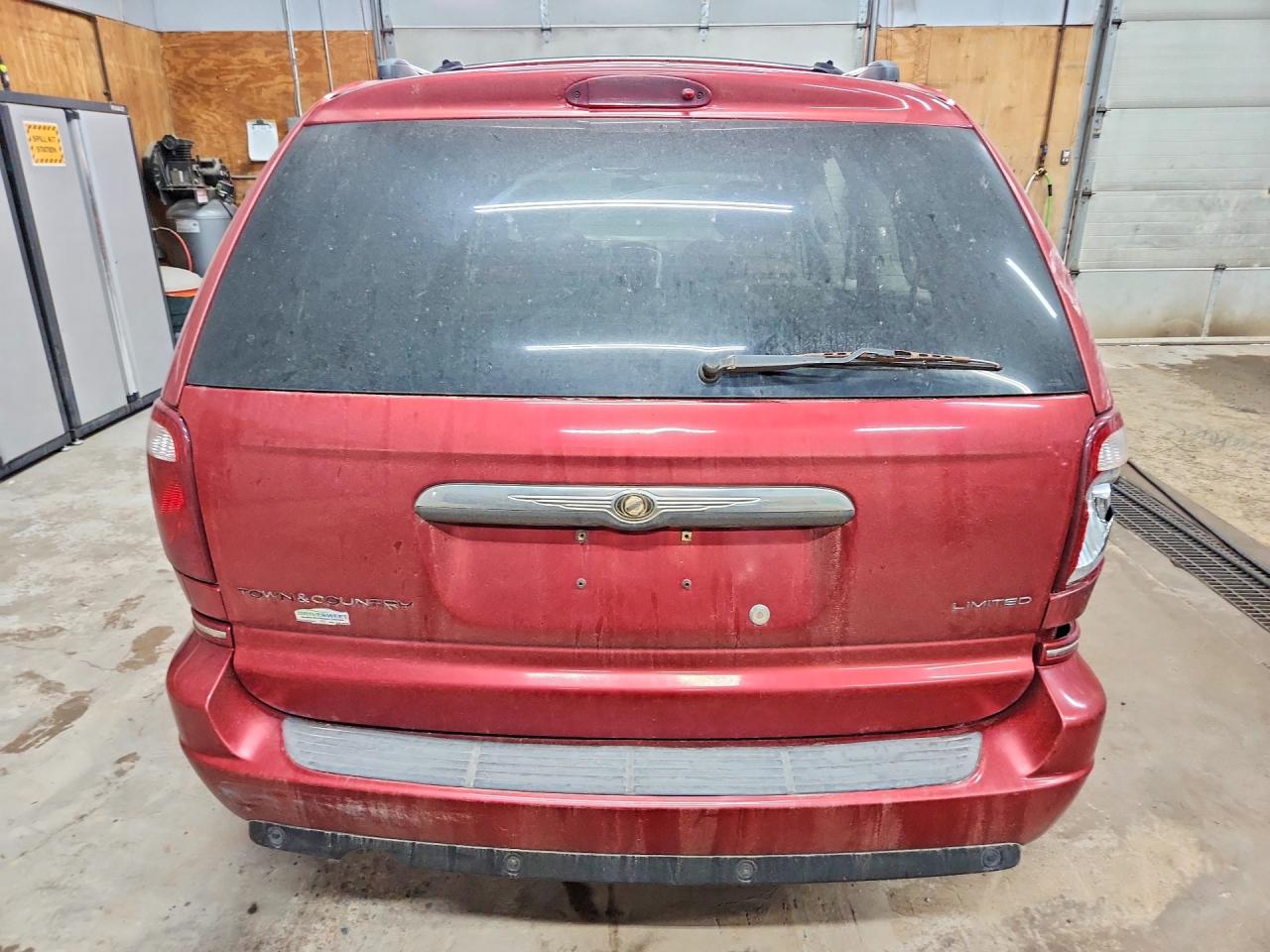 2006 Chrysler Town & Country Limited Burgundy vin: 2A8GP64L76R696333