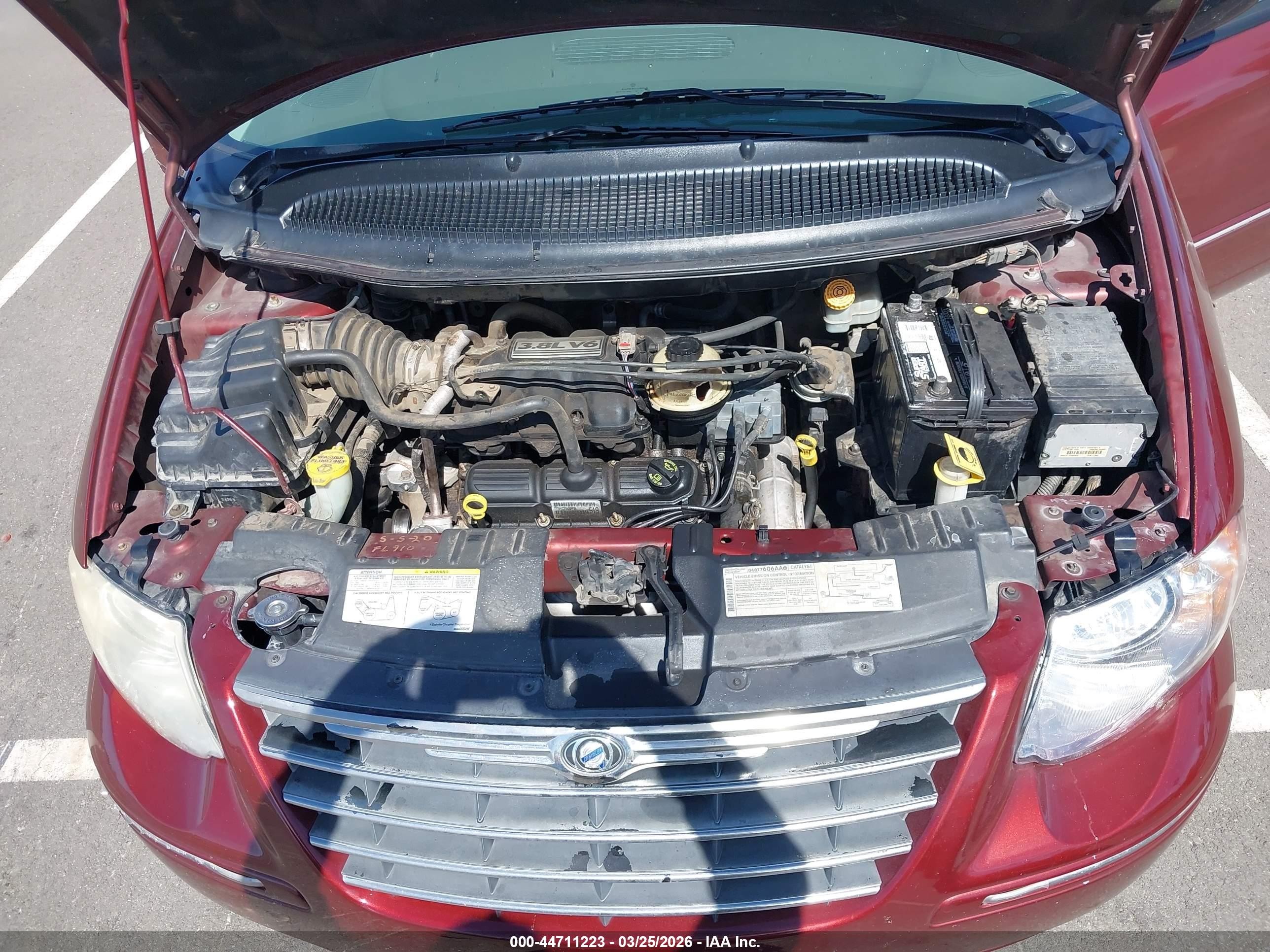 2007 Chrysler Town & Country Limited Red vin: 2A8GP64L77R144199