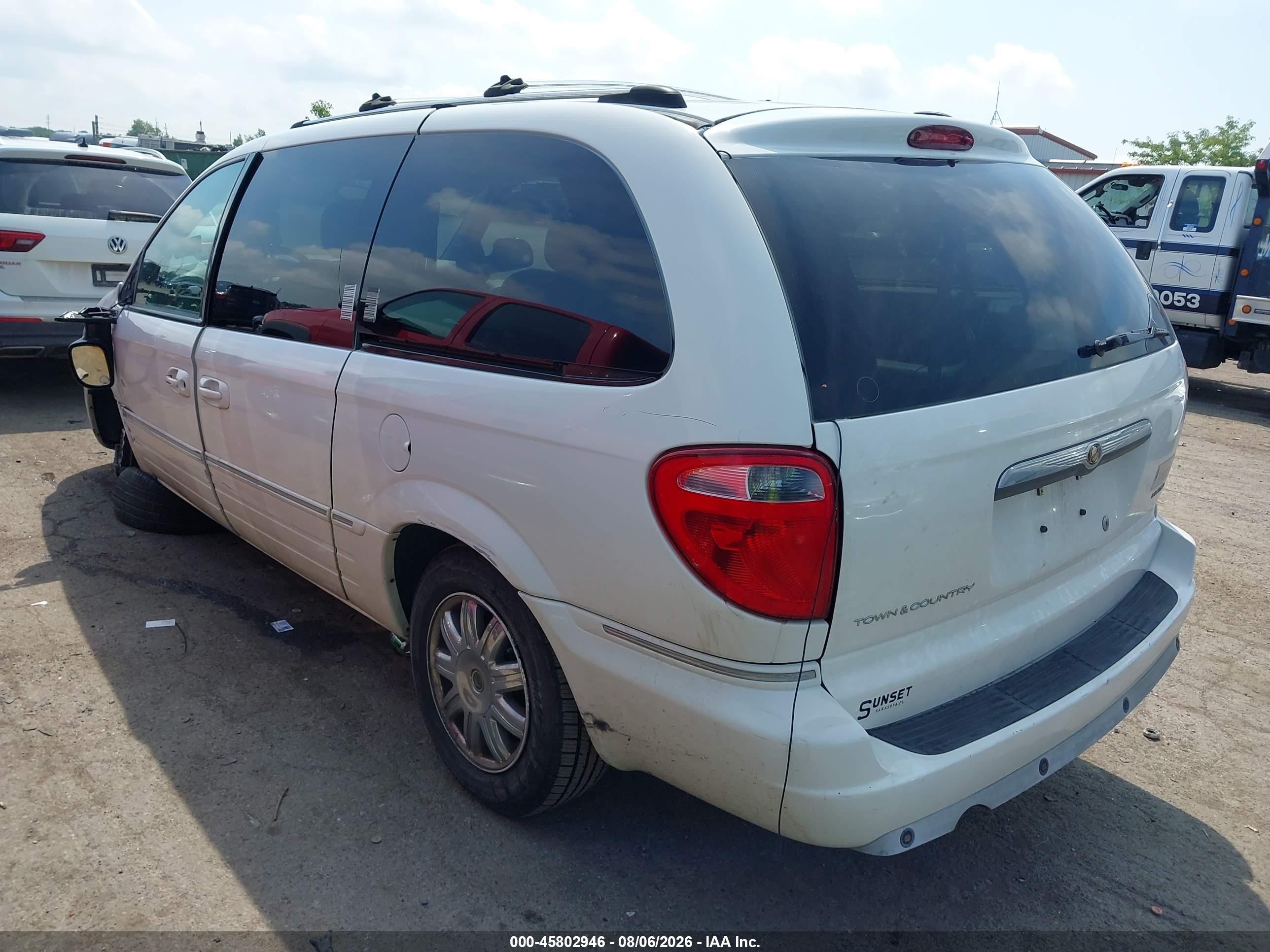 2006 Chrysler Town & Country Limited White vin: 2A8GP64L86R829245