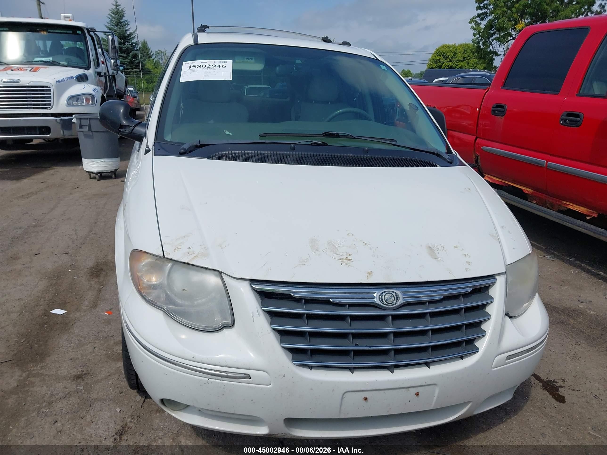 2006 Chrysler Town & Country Limited White vin: 2A8GP64L86R829245