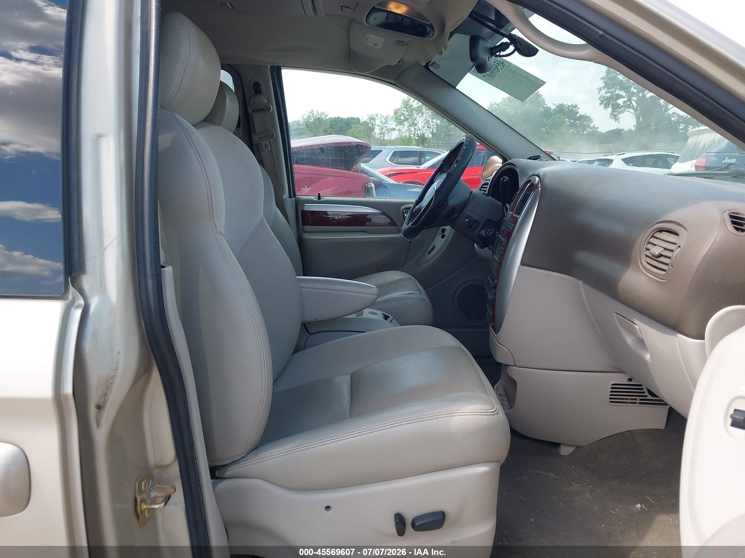 2006 Chrysler Town & Country Limited Gold vin: 2A8GP64LX6R631444