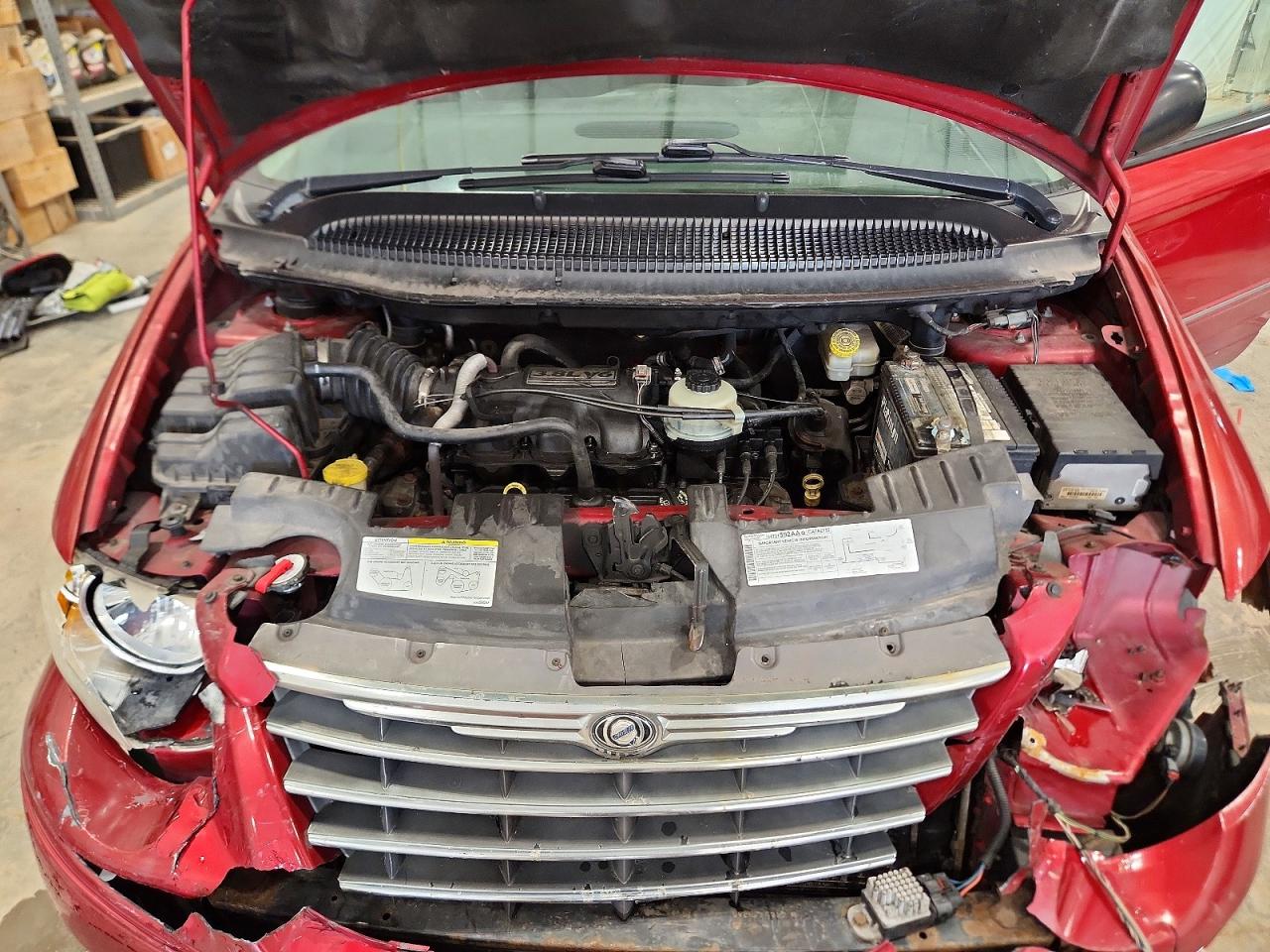 2006 Chrysler Town & Country Limited Red vin: 2A8GP64LX6R708541