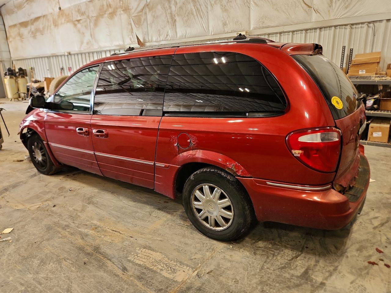 2006 Chrysler Town & Country Limited Red vin: 2A8GP64LX6R708541