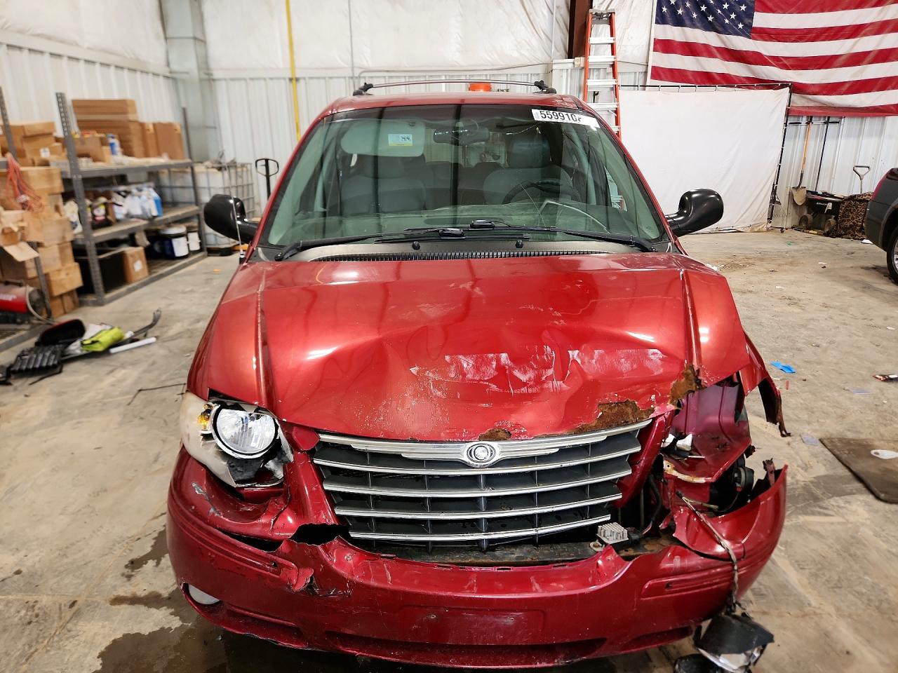 2006 Chrysler Town & Country Limited Red vin: 2A8GP64LX6R708541