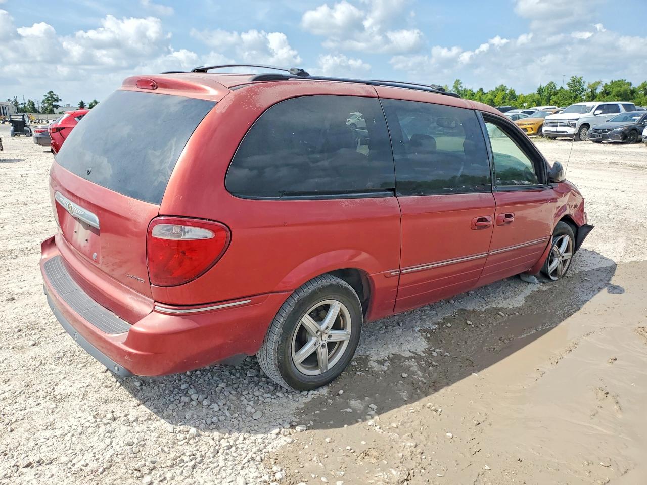 2007 Chrysler Town & Country Limited Red vin: 2A8GP64LX7R359396