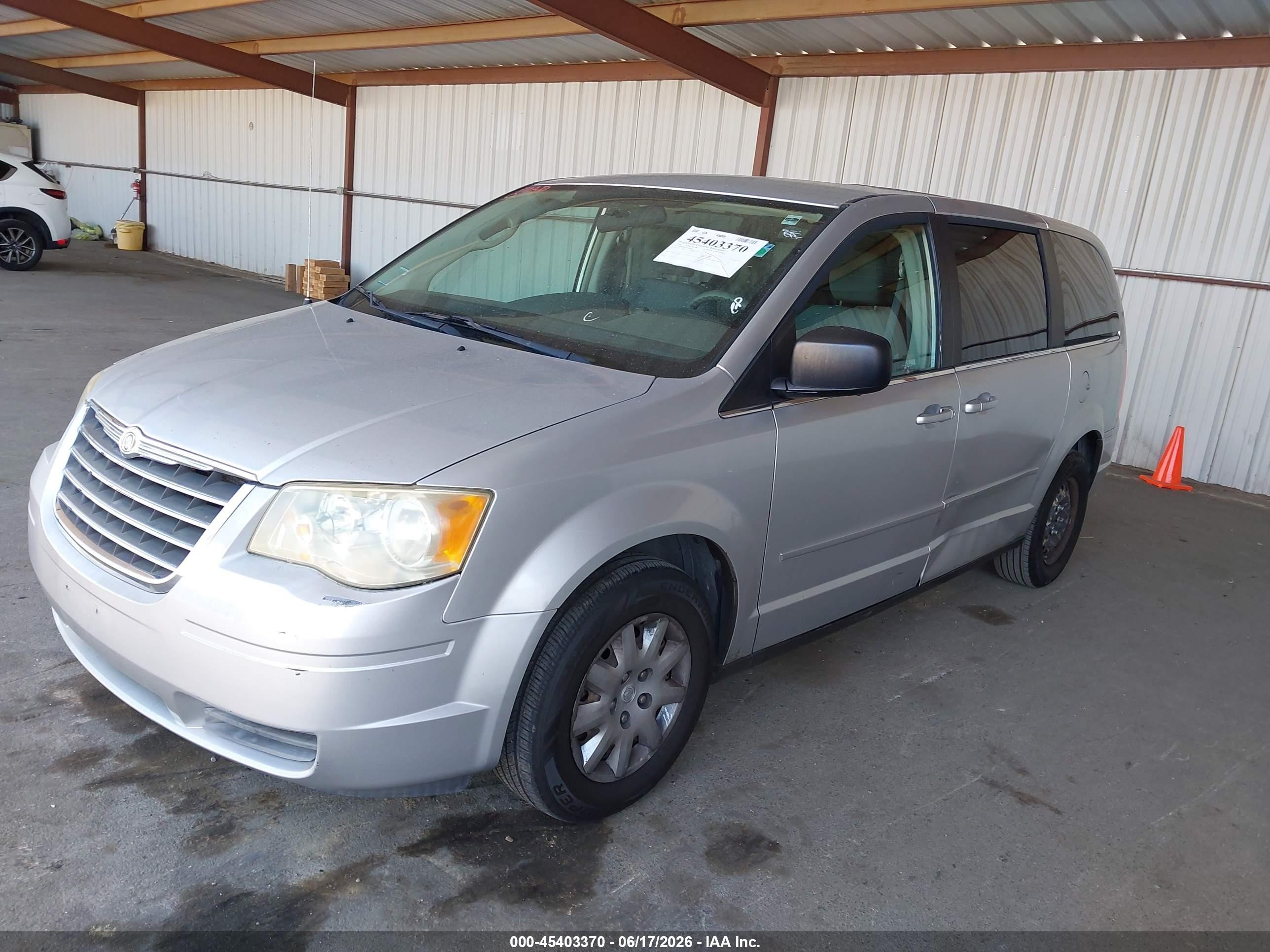 2009 Chrysler Town & Country Lx Silver vin: 2A8HR44E39R514801