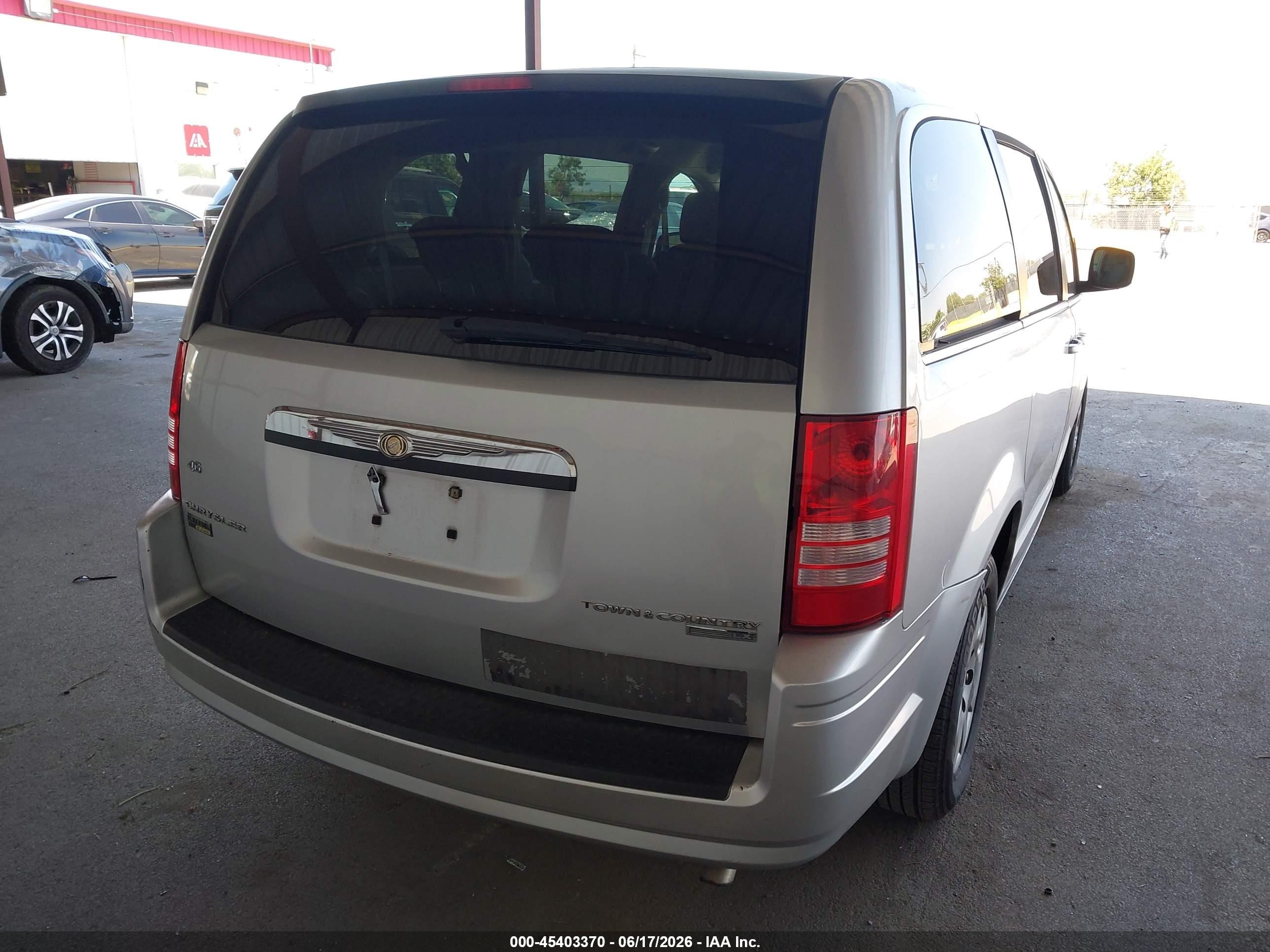 2009 Chrysler Town & Country Lx Silver vin: 2A8HR44E39R514801