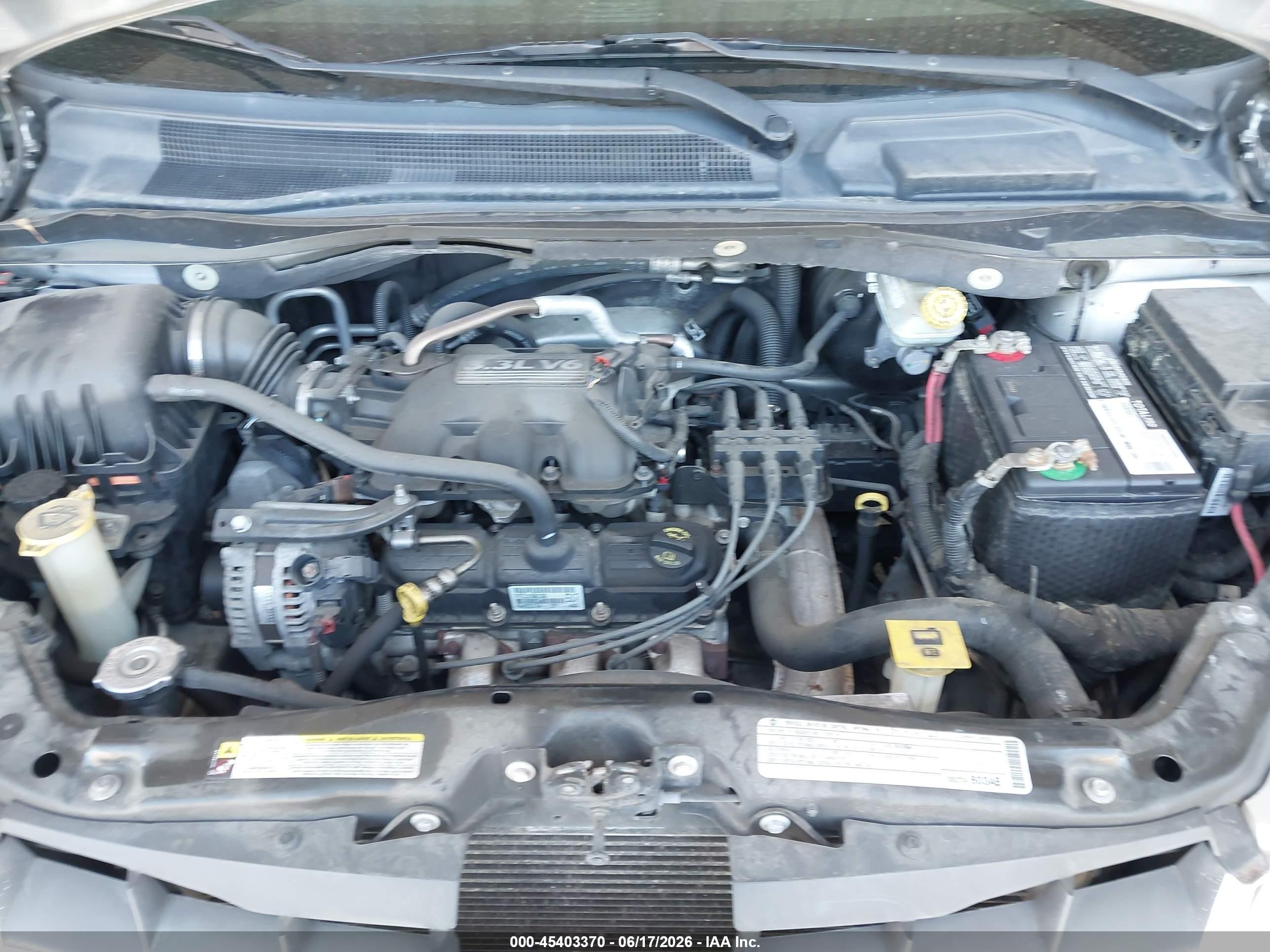 2009 Chrysler Town & Country Lx Silver vin: 2A8HR44E39R514801