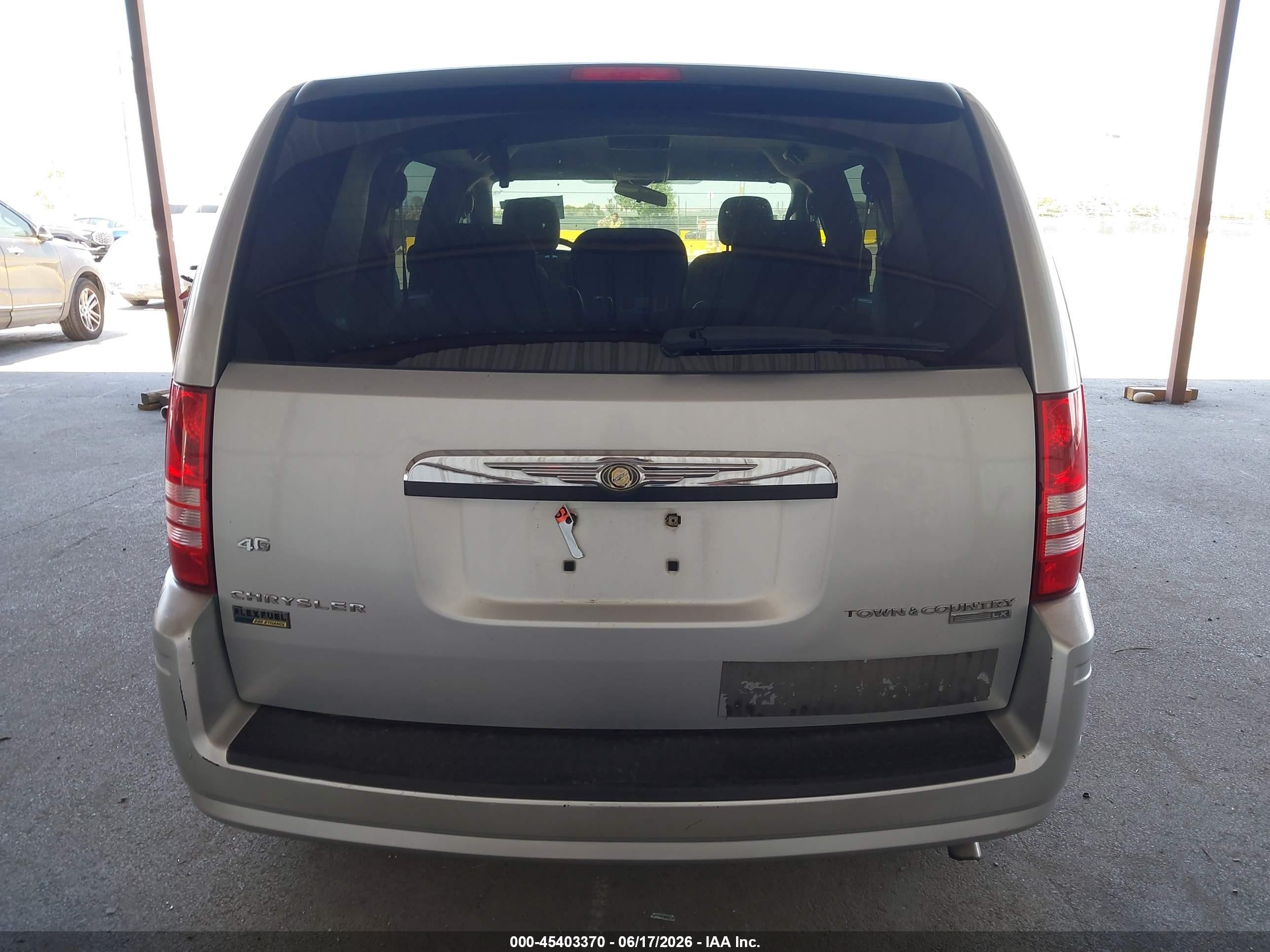 2009 Chrysler Town & Country Lx Silver vin: 2A8HR44E39R514801