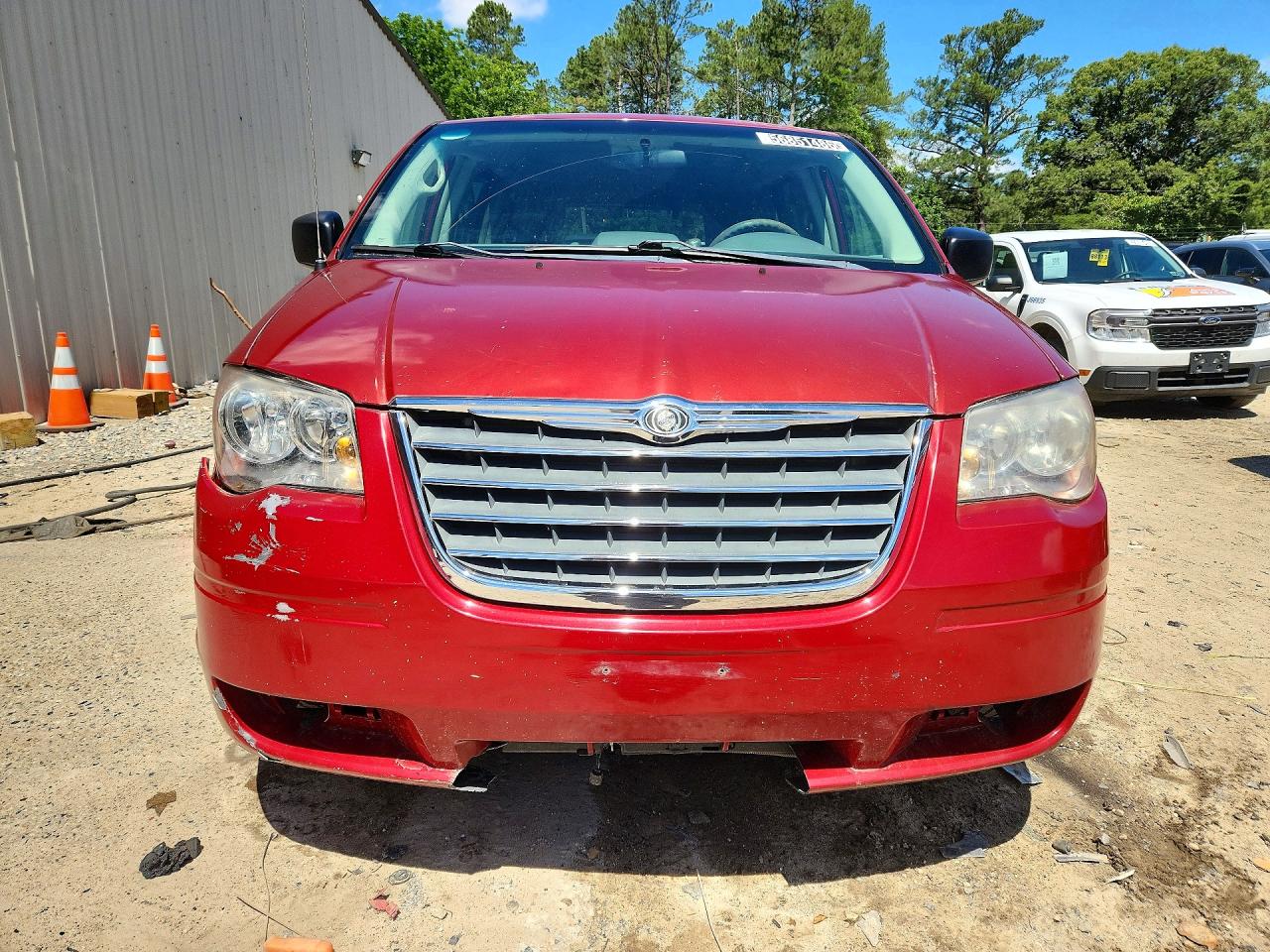 2009 Chrysler Town & Country Lx Red vin: 2A8HR44E39R656985