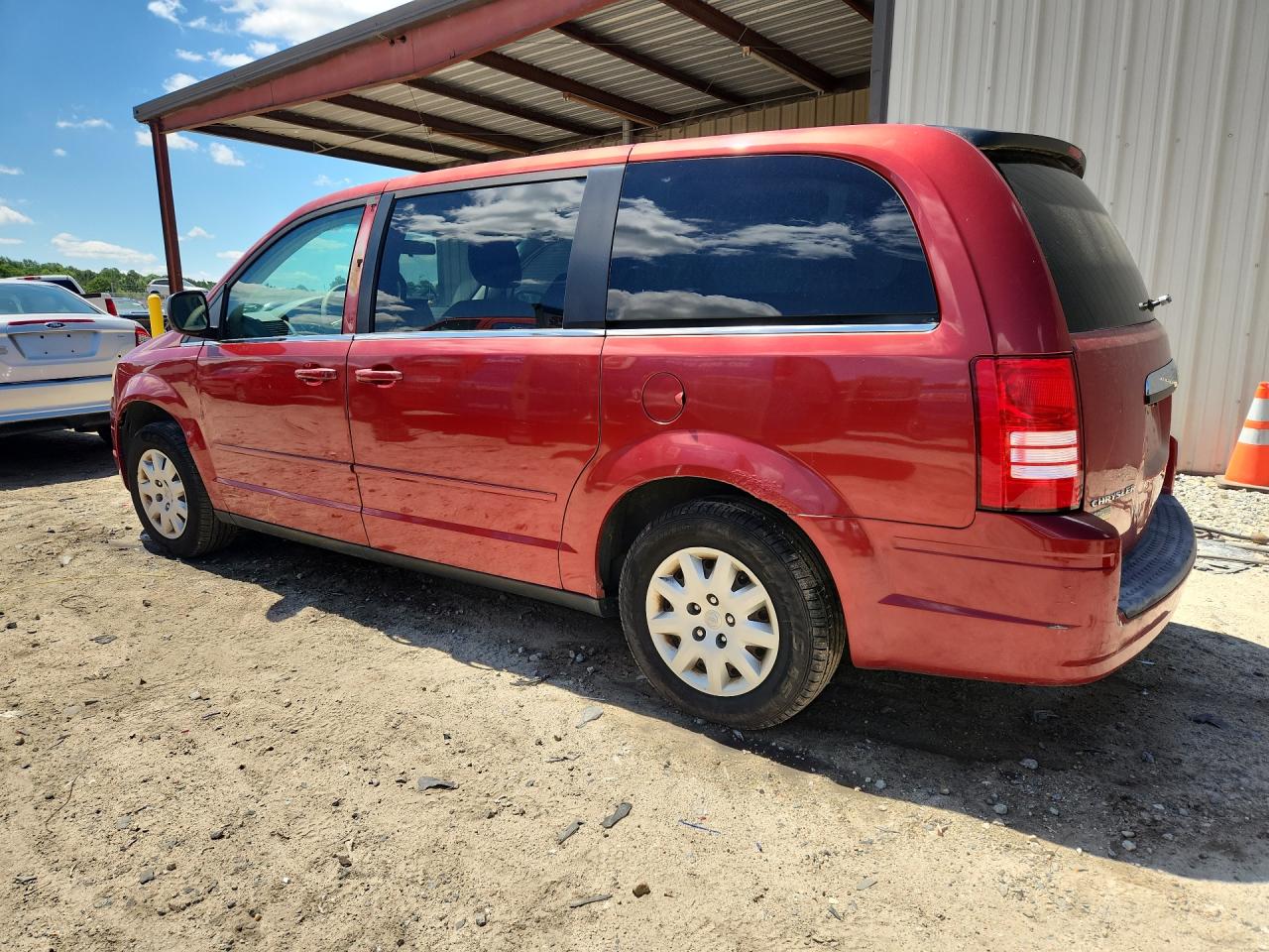 2009 Chrysler Town & Country Lx Red vin: 2A8HR44E39R656985 Damage: Left Qtr Panel, Corrosion, Severe Damage