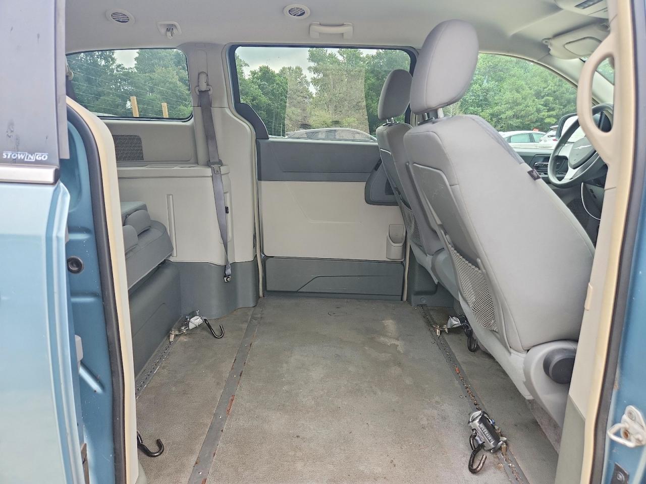 2009 Chrysler Town & Country Lx Turquoise vin: 2A8HR44E49R564977