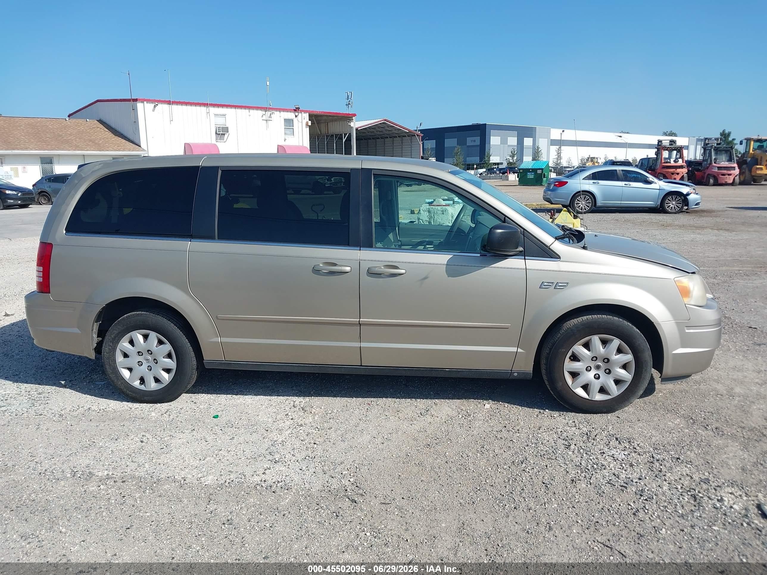 2009 Chrysler Town & Country Lx Champagne vin: 2A8HR44E49R644439