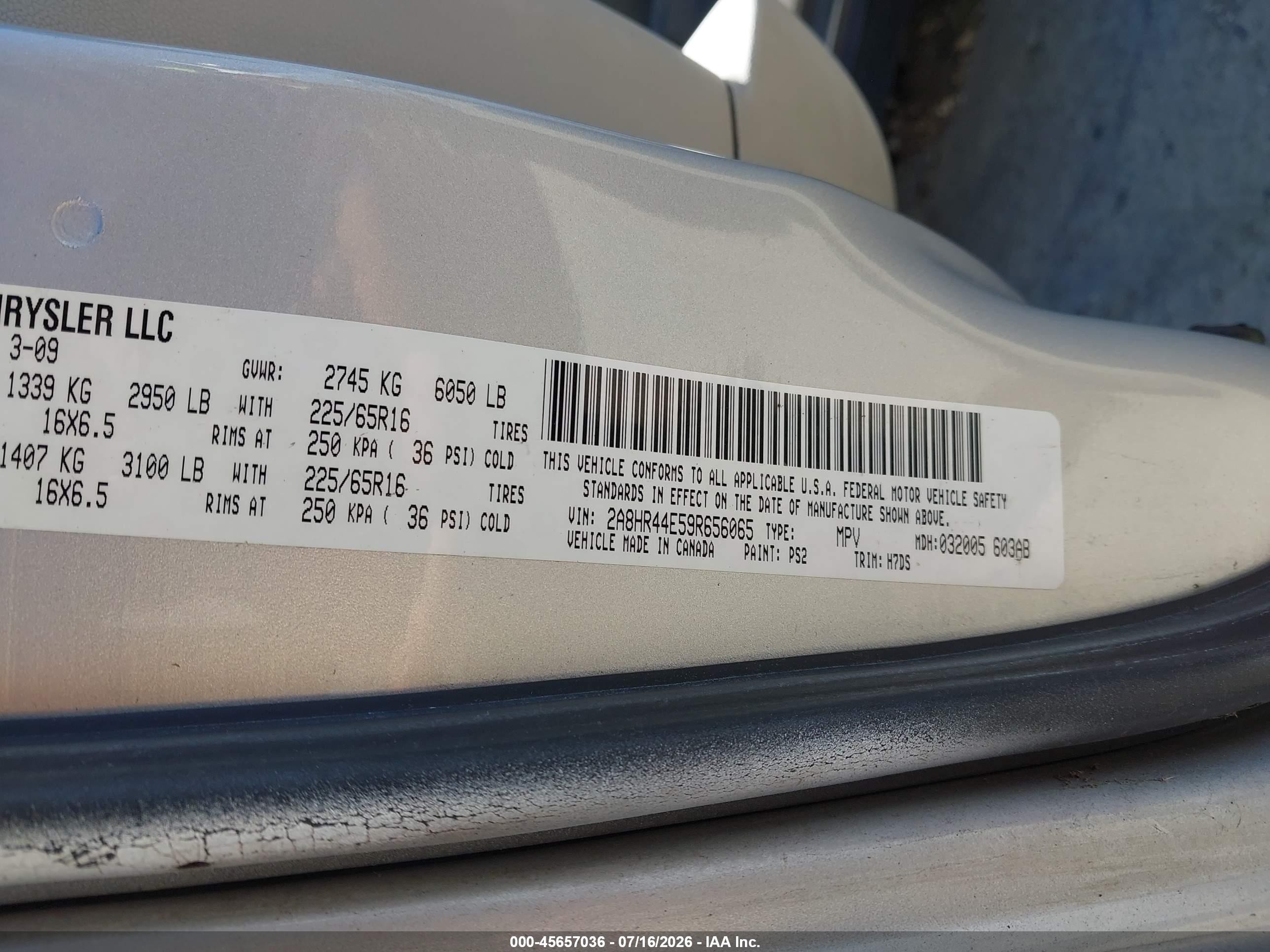 2009 Chrysler Town & Country Lx White vin: 2A8HR44E59R656065