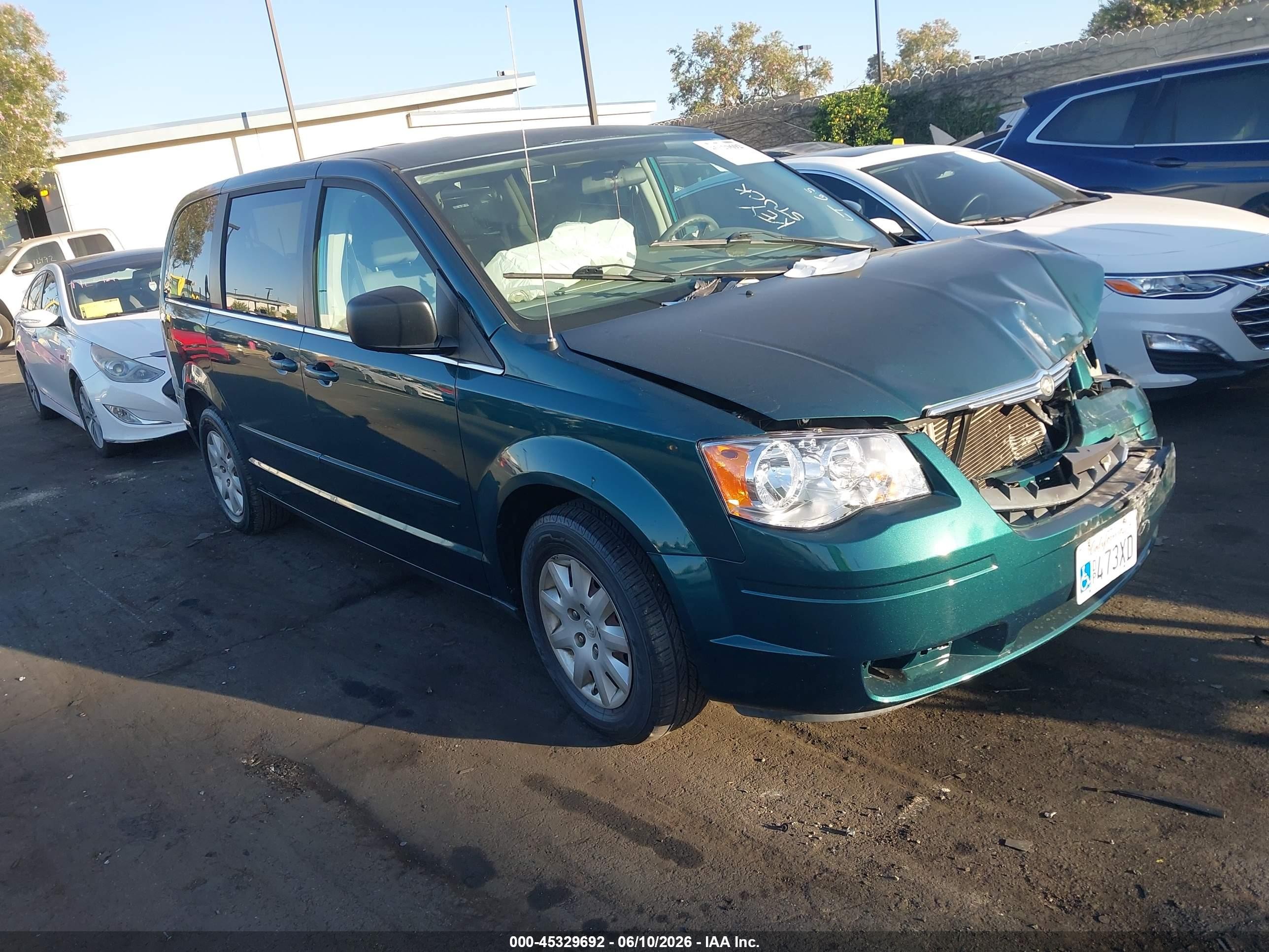 2009 Chrysler Town & Country Lx Green vin: 2A8HR44E59R680687