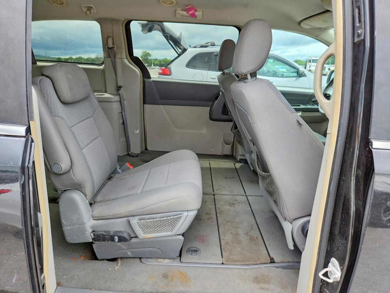 2009 Chrysler Town & Country Lx Black vin: 2A8HR44E69R540079
