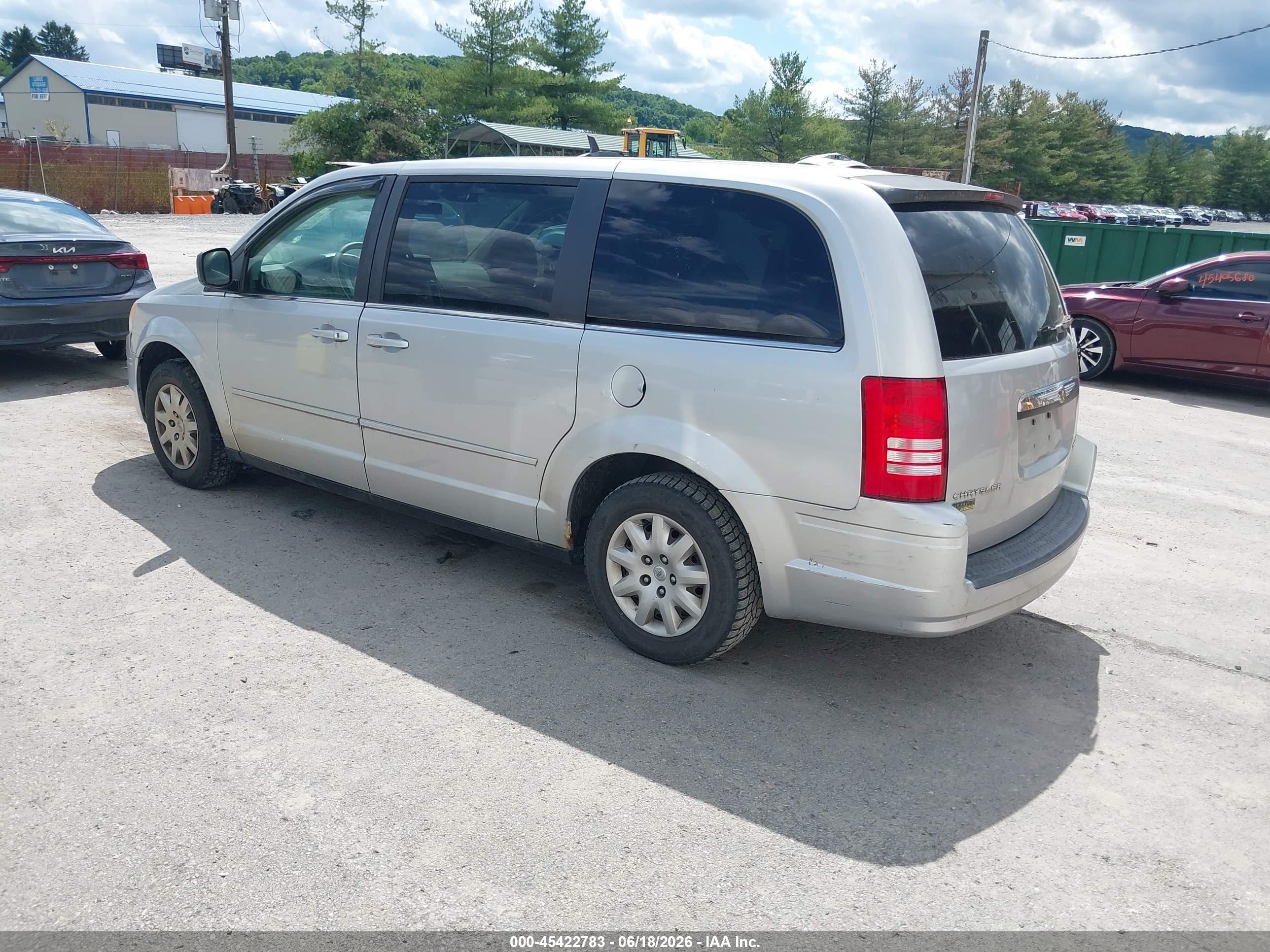 2009 Chrysler Town & Country Lx Серебряный vin: 2A8HR44E89R526684