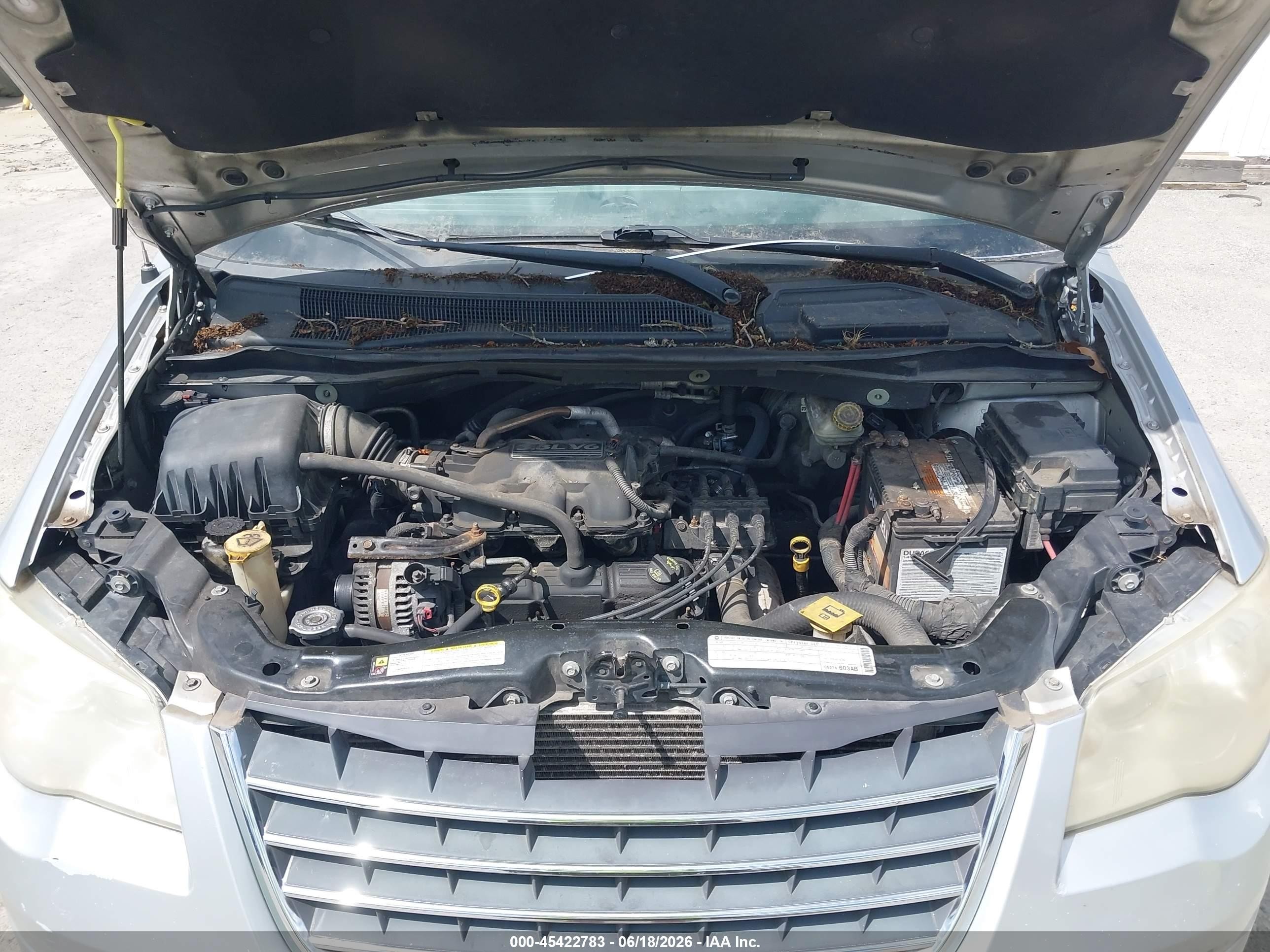2009 Chrysler Town & Country Lx Серебряный vin: 2A8HR44E89R526684