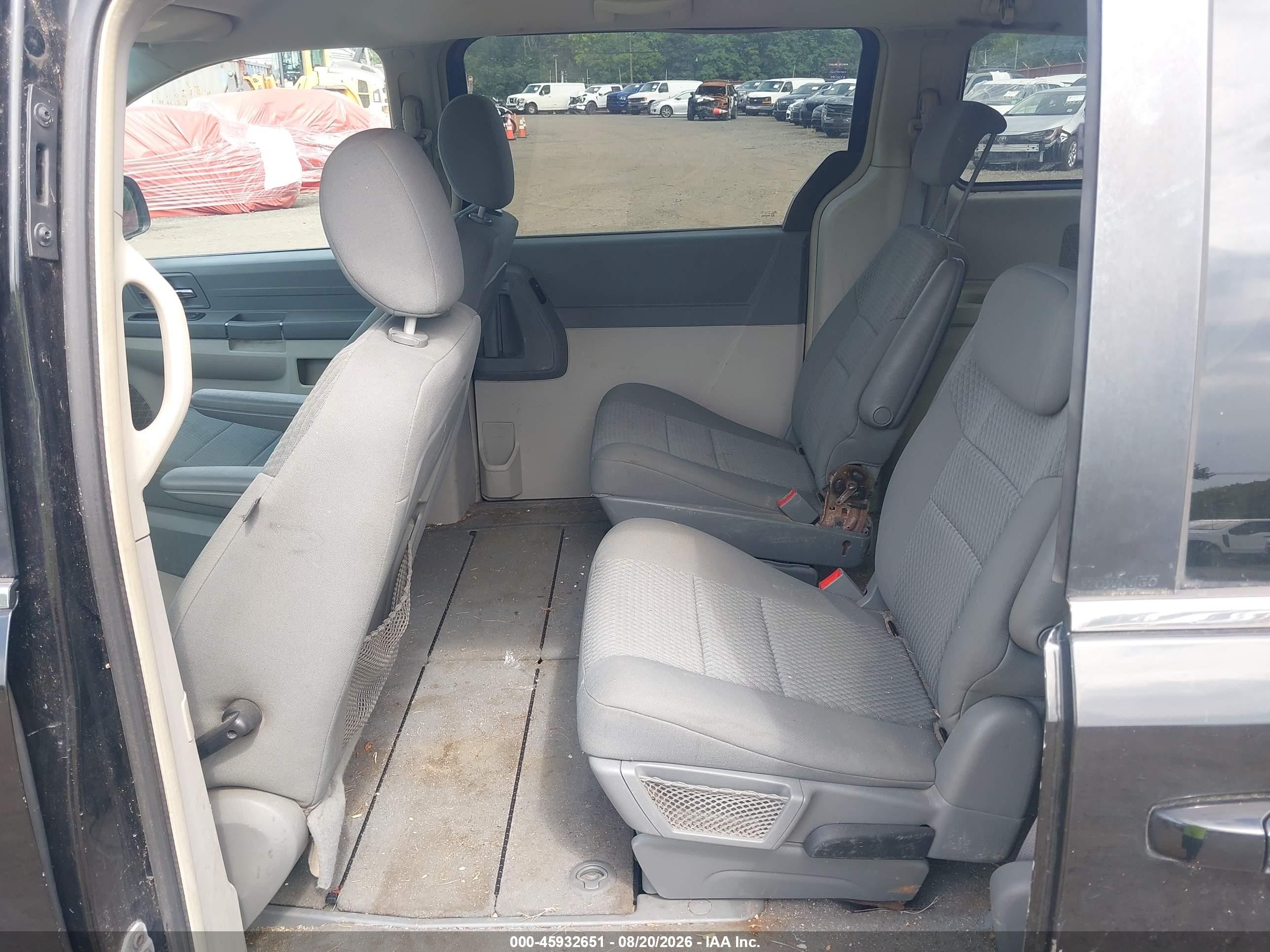 2009 Chrysler Town & Country Lx Black vin: 2A8HR44E89R606910