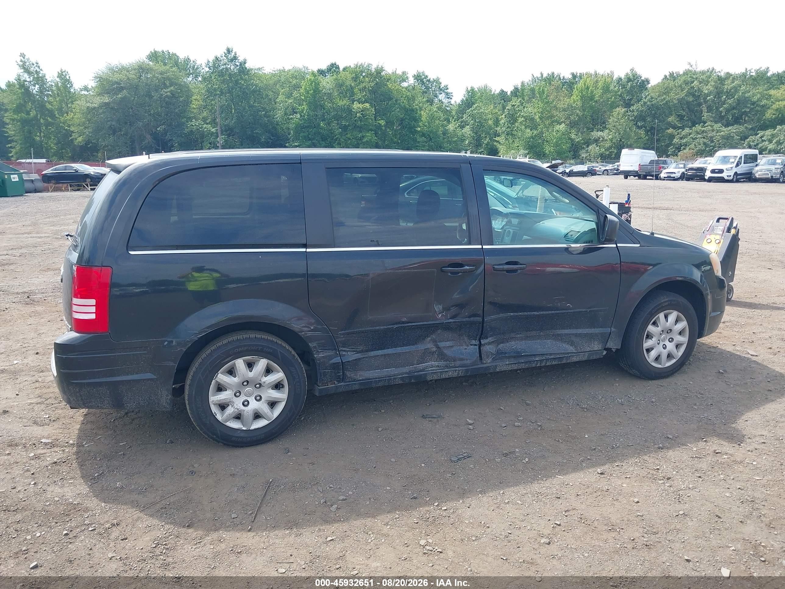 2009 Chrysler Town & Country Lx Black vin: 2A8HR44E89R606910