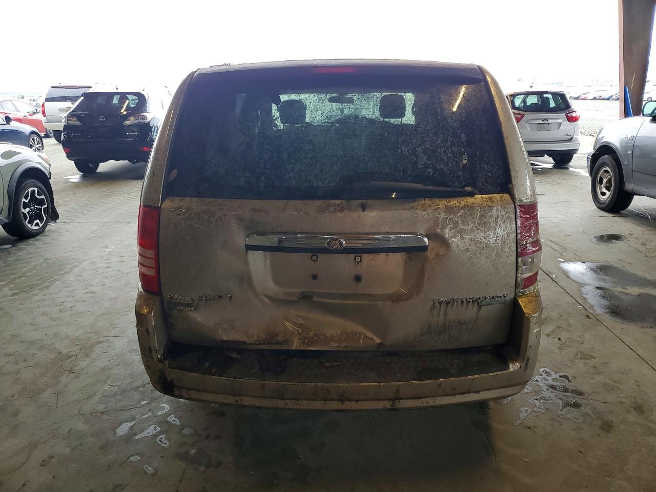 2009 Chrysler Town & Country Lx Gold vin: 2A8HR44E89R656108