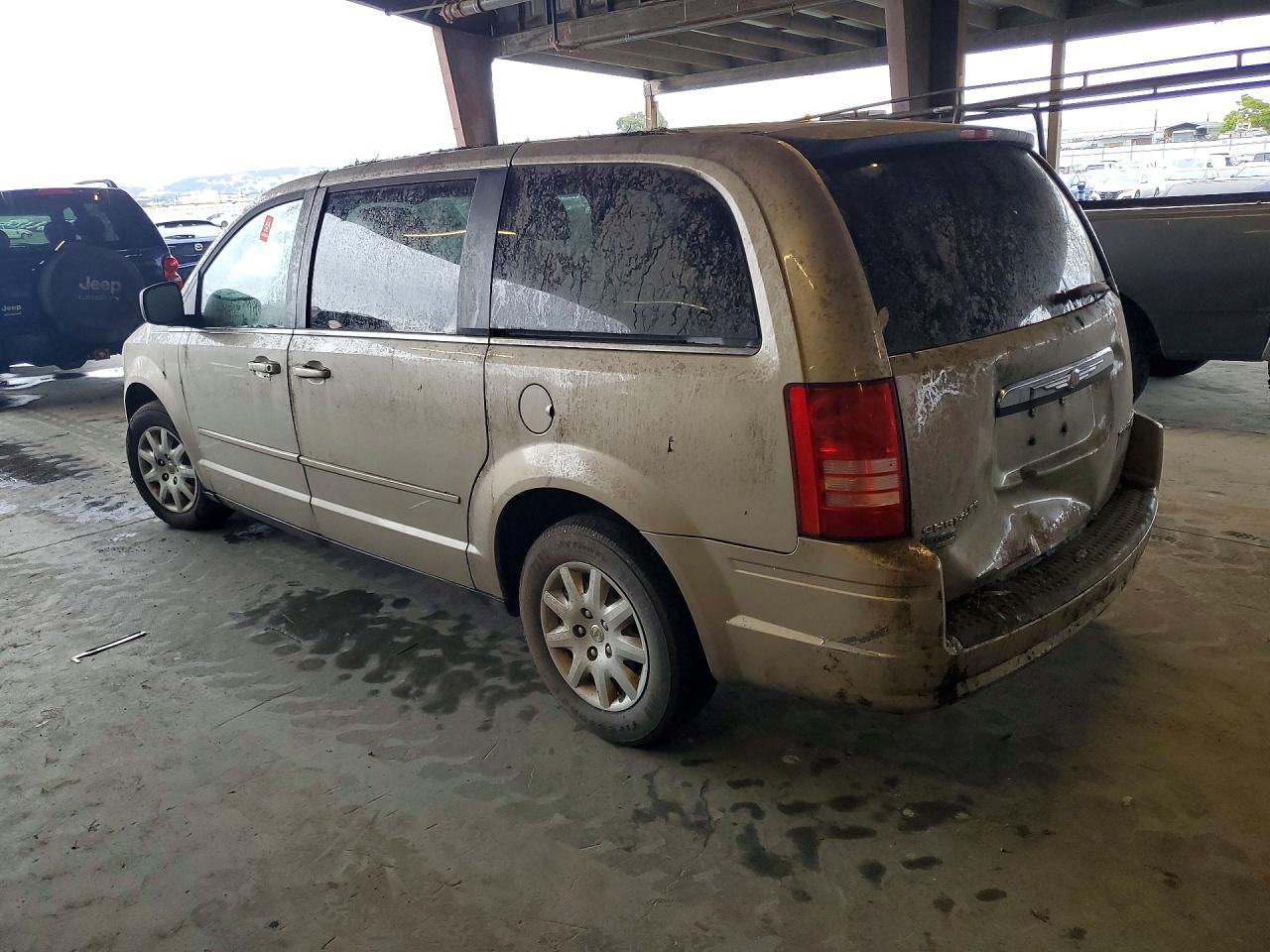 2009 Chrysler Town & Country Lx Gold vin: 2A8HR44E89R656108