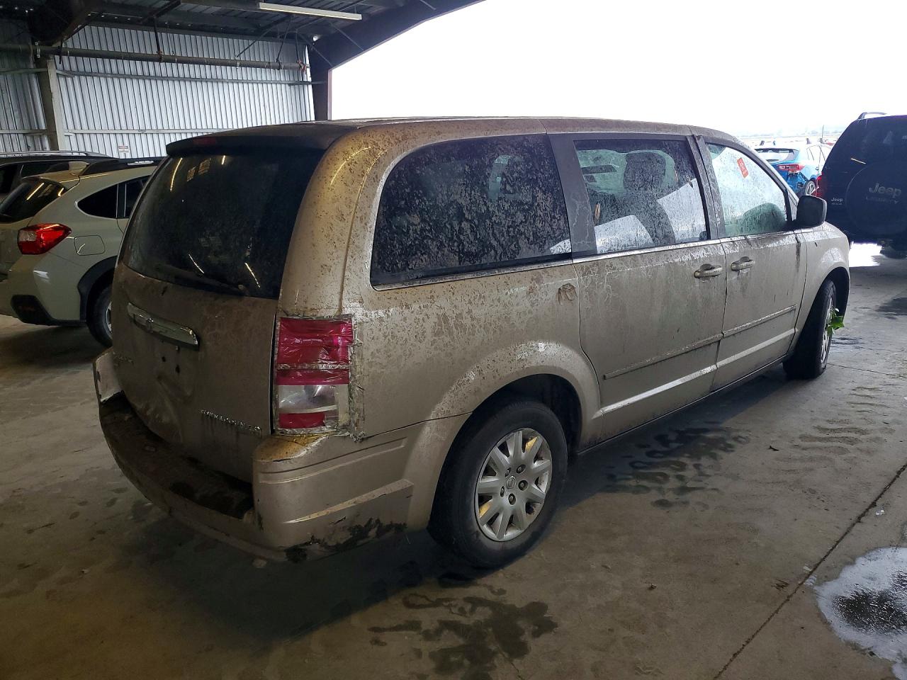 2009 Chrysler Town & Country Lx Gold vin: 2A8HR44E89R656108