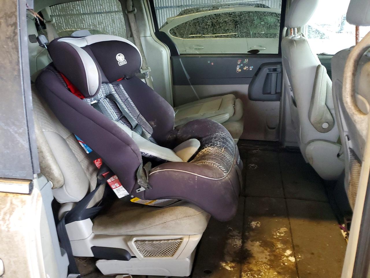 2009 Chrysler Town & Country Lx Gold vin: 2A8HR44E89R656108