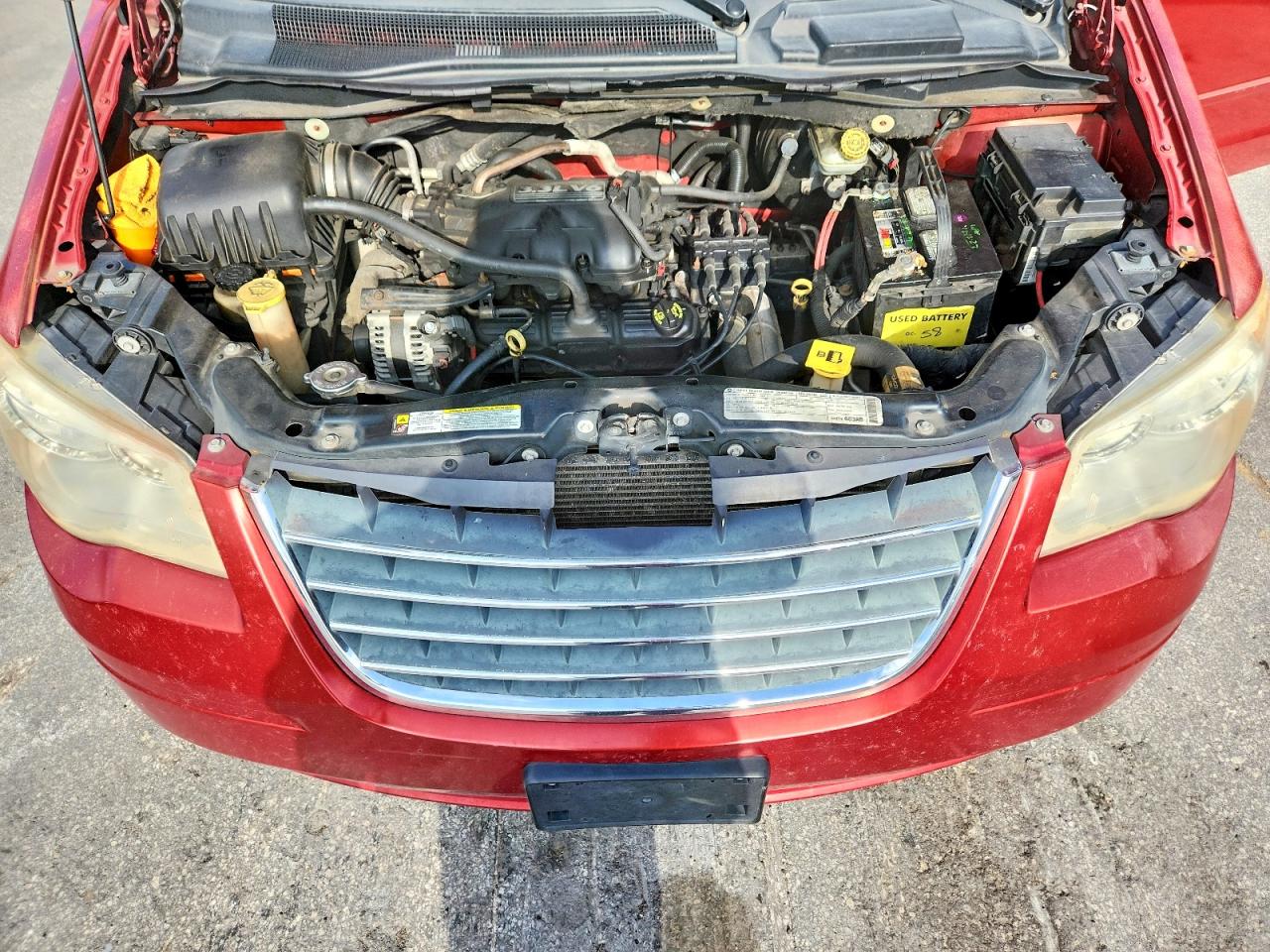 2009 Chrysler Town & Country Lx Red vin: 2A8HR44E99R657865