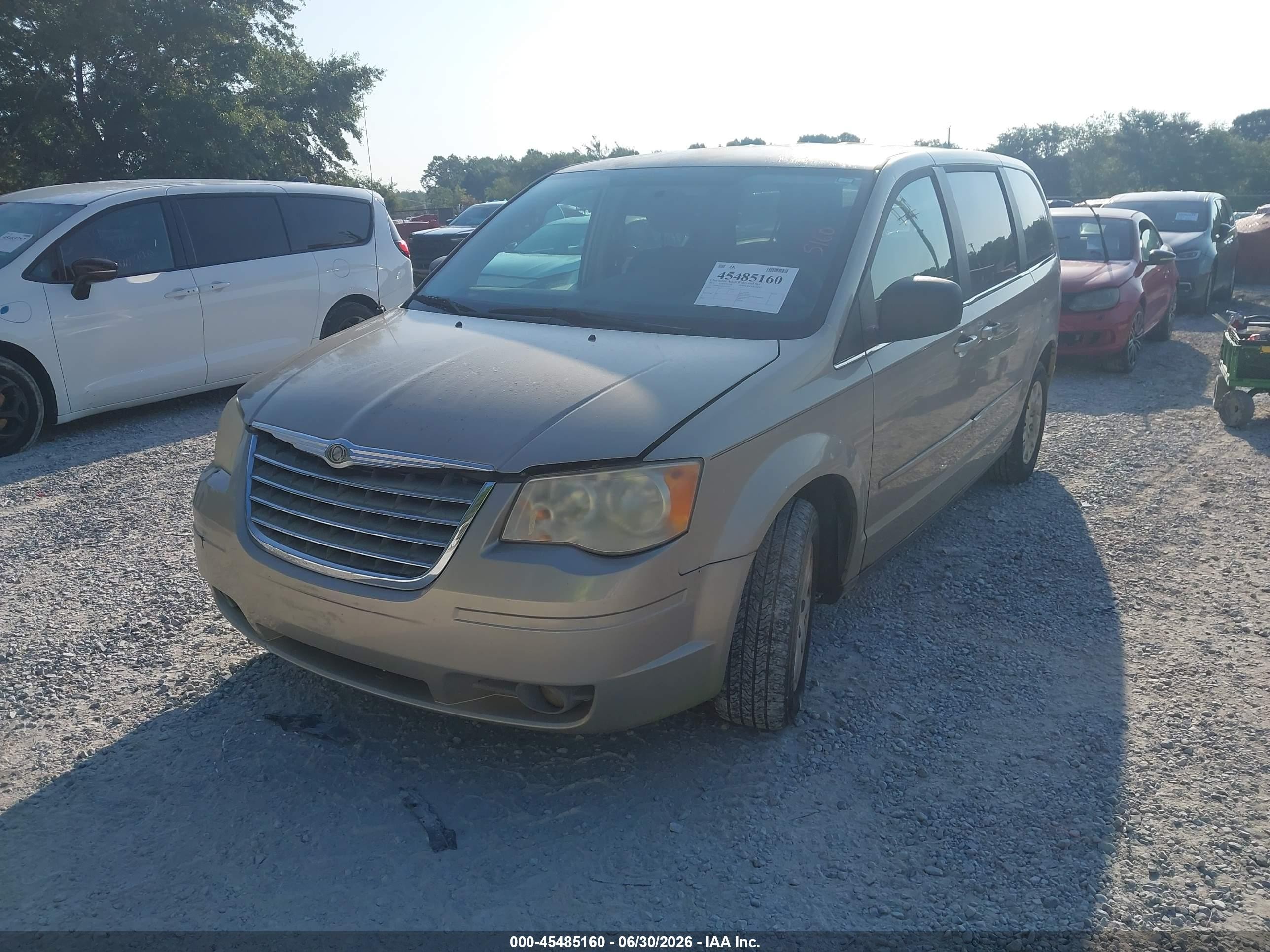 2009 Chrysler Town & Country Lx Beige vin: 2A8HR44EX9R526556