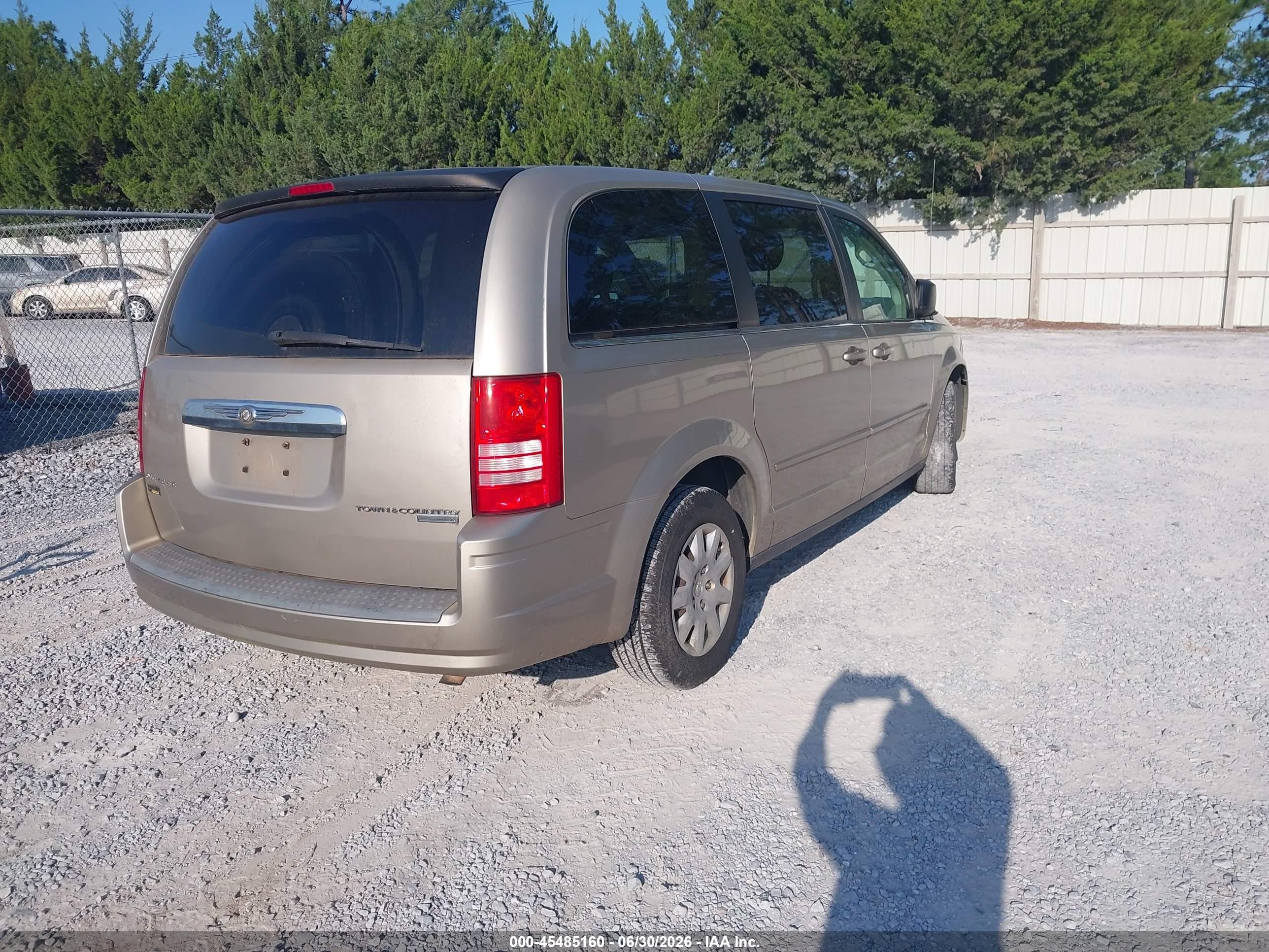 2009 Chrysler Town & Country Lx Beige vin: 2A8HR44EX9R526556