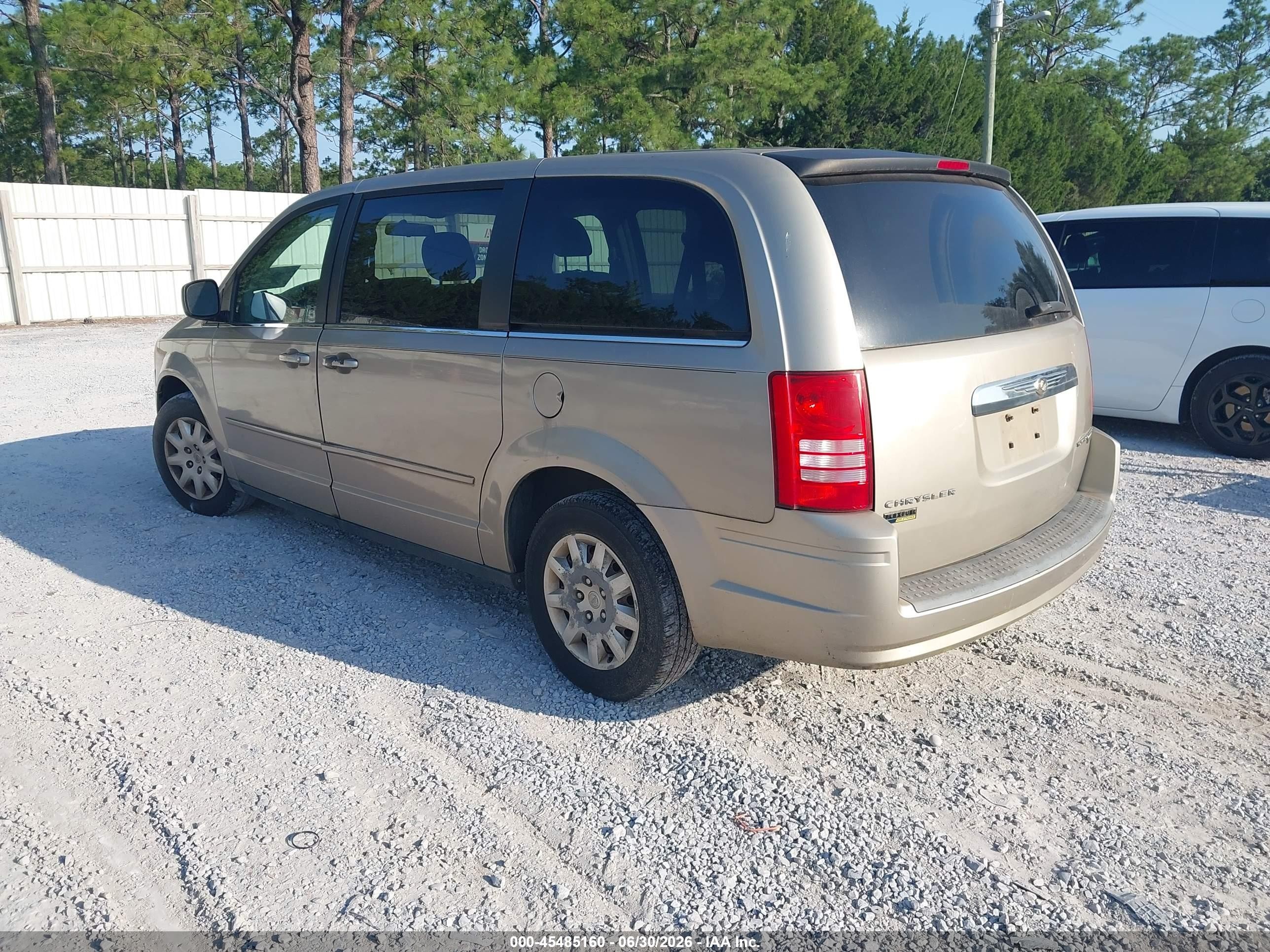2009 Chrysler Town & Country Lx Beige vin: 2A8HR44EX9R526556