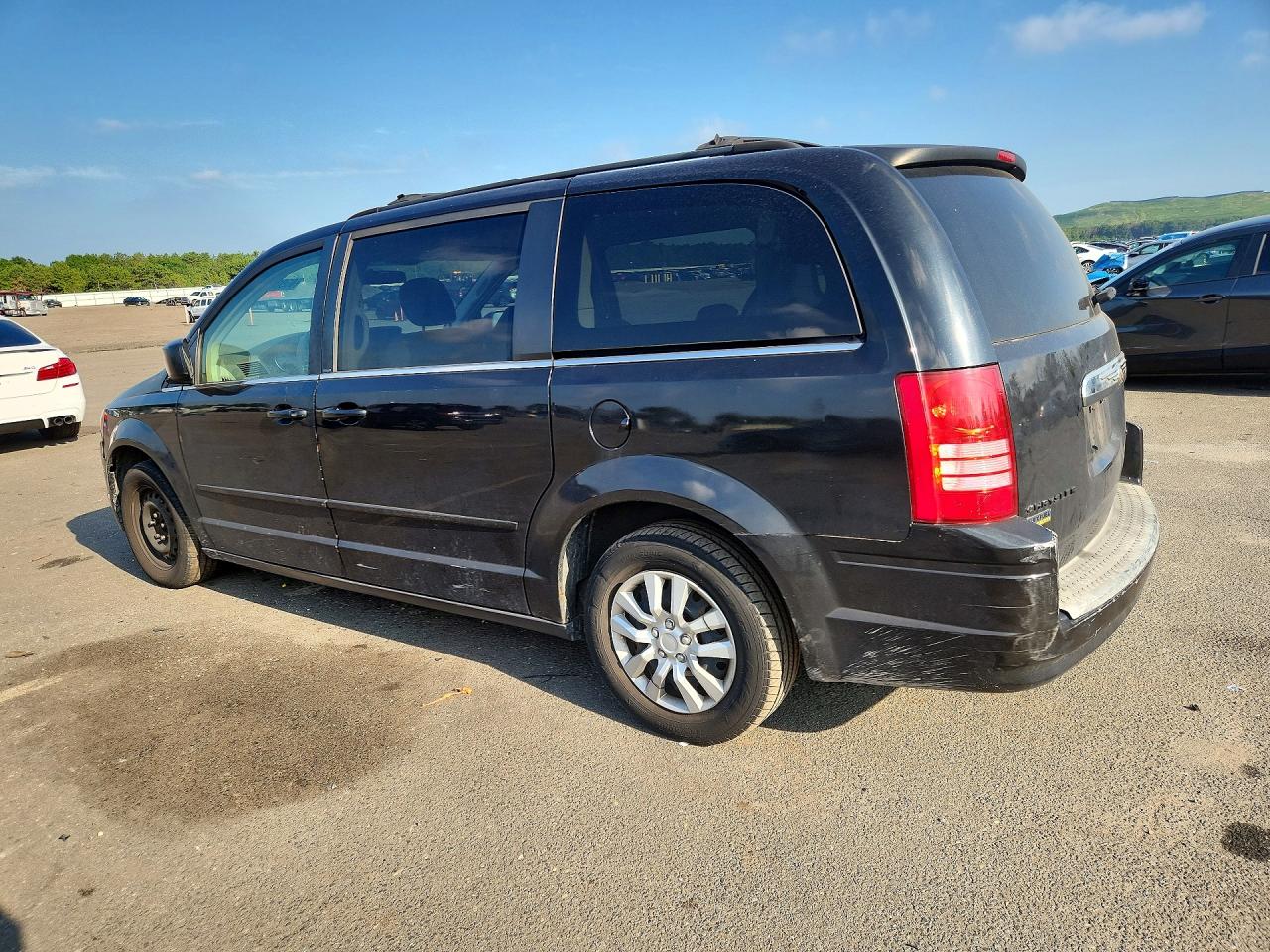 2009 Chrysler Town & Country Lx Black vin: 2A8HR44EX9R652903