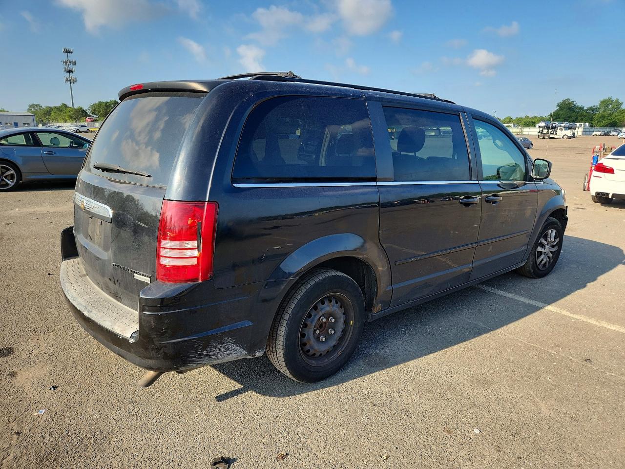 2009 Chrysler Town & Country Lx Black vin: 2A8HR44EX9R652903