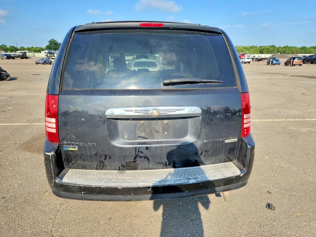 2009 Chrysler Town & Country Lx Black vin: 2A8HR44EX9R652903