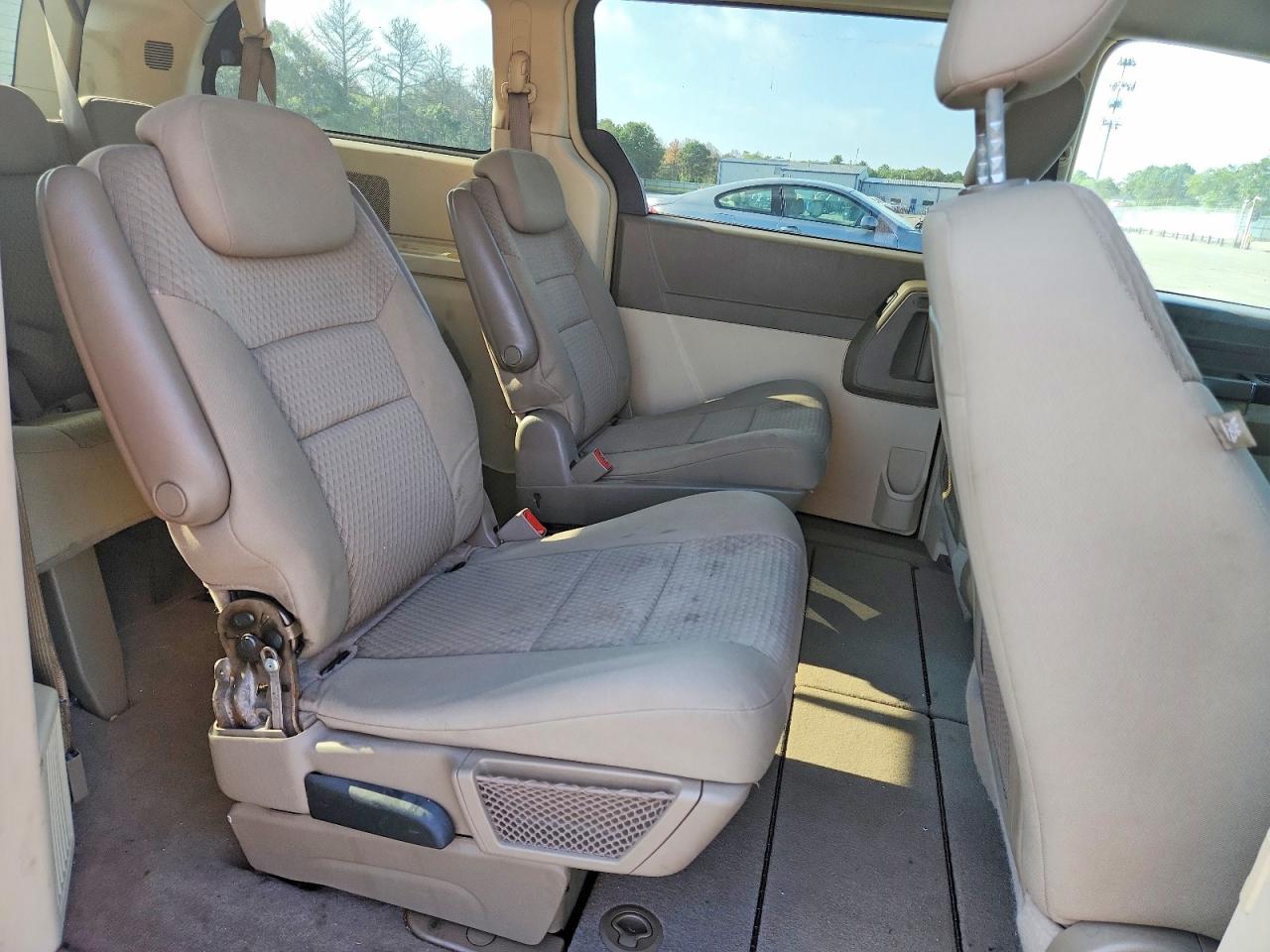 2009 Chrysler Town & Country Lx Black vin: 2A8HR44EX9R652903
