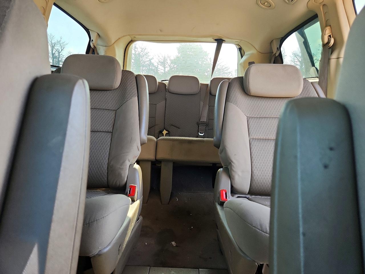 2009 Chrysler Town & Country Lx Black vin: 2A8HR44EX9R652903
