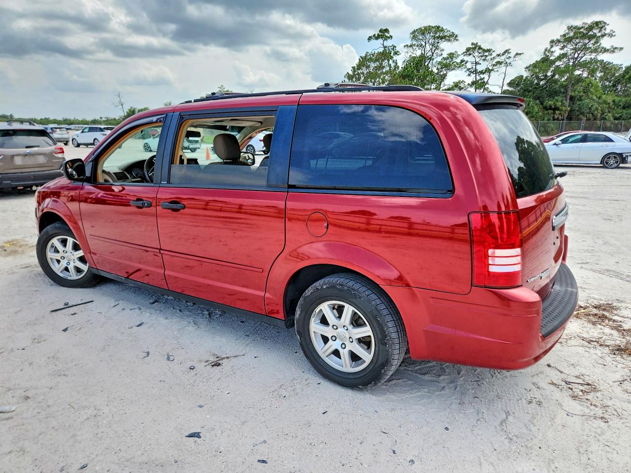 2008 Chrysler Town & Country Lx Burgundy vin: 2A8HR44H08R637478