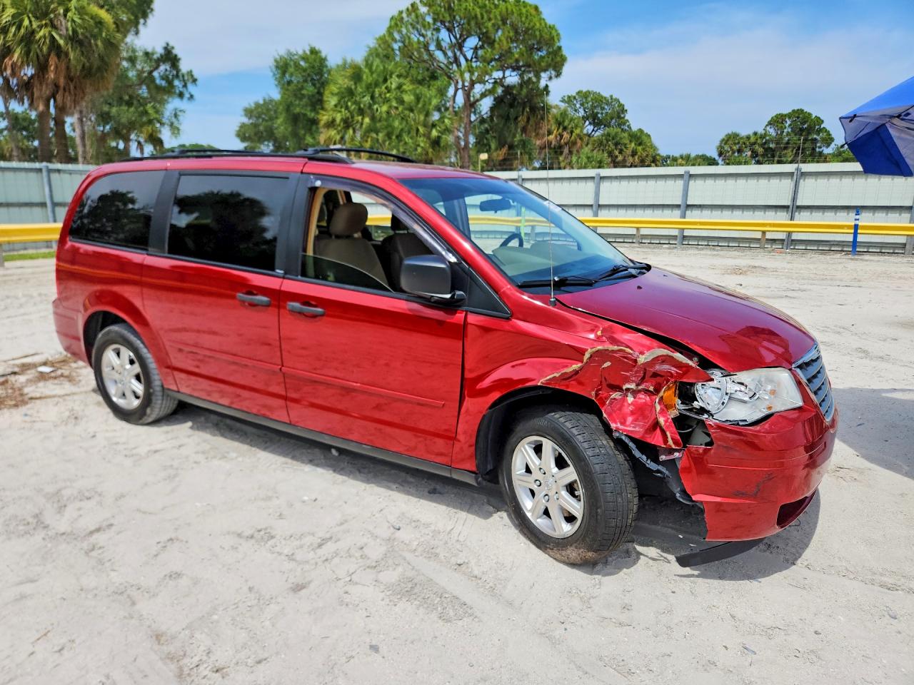 2008 Chrysler Town & Country Lx Burgundy vin: 2A8HR44H08R637478