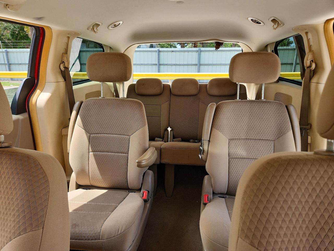 2008 Chrysler Town & Country Lx Burgundy vin: 2A8HR44H08R637478